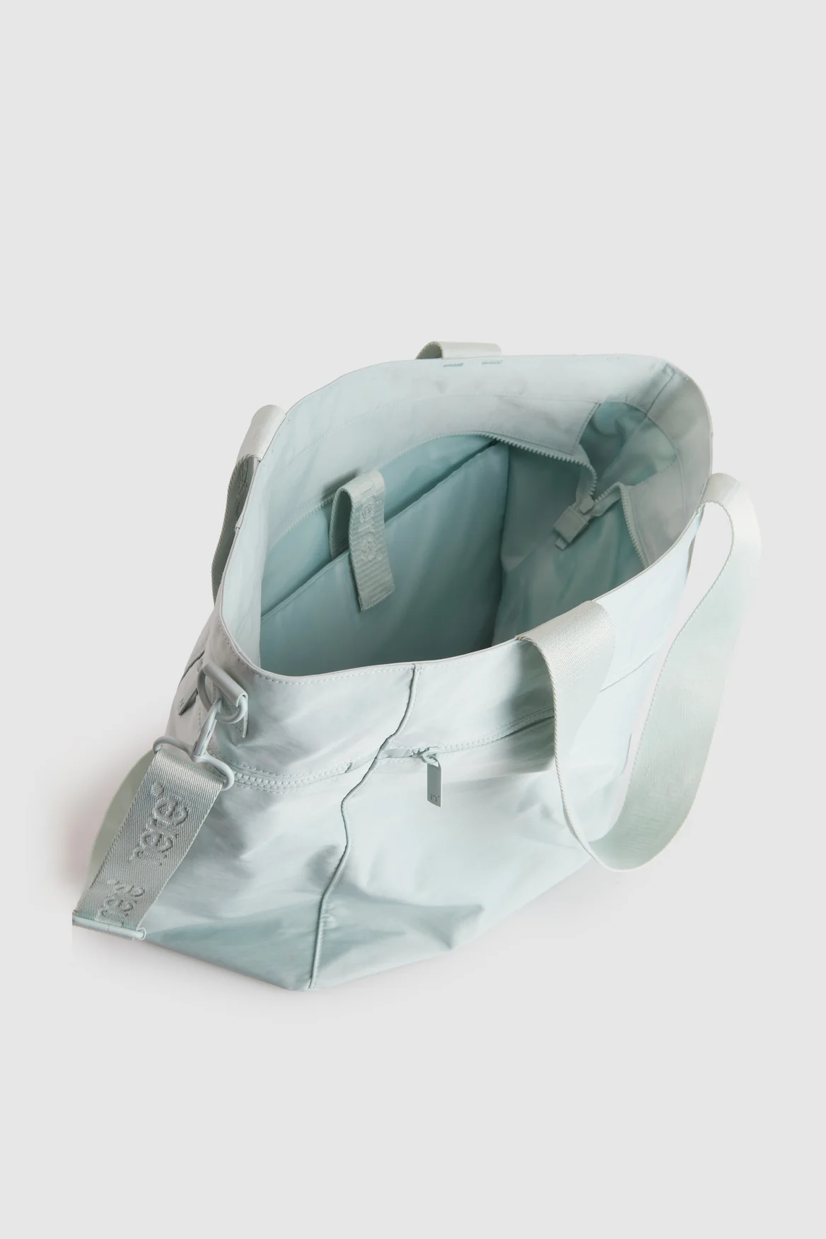 1003-bondi-nylon-large-tote-bag-3.webp Bondi Nylon Large Tote Bag