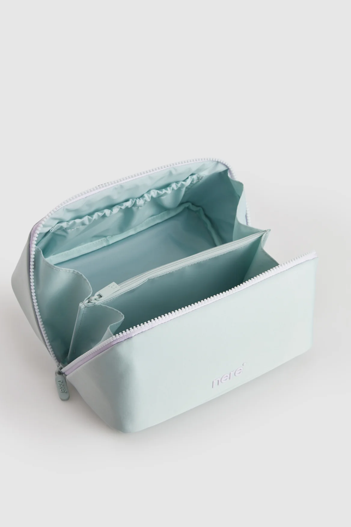 1008-bondi-toiletry-case-4.webp Bondi Toiletry Case