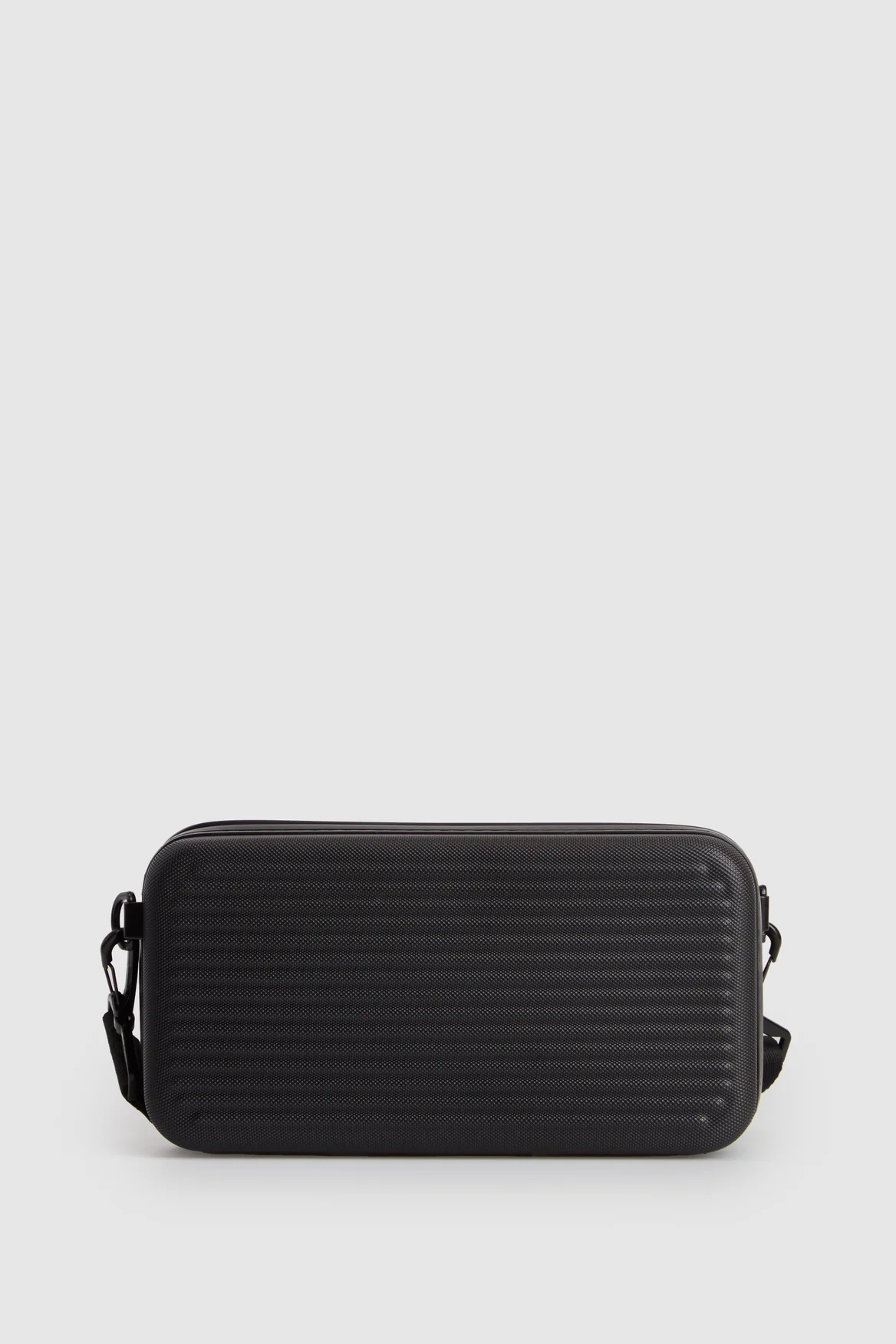 1028-stori-travel-organiser-2.webp Stori Travel Organiser