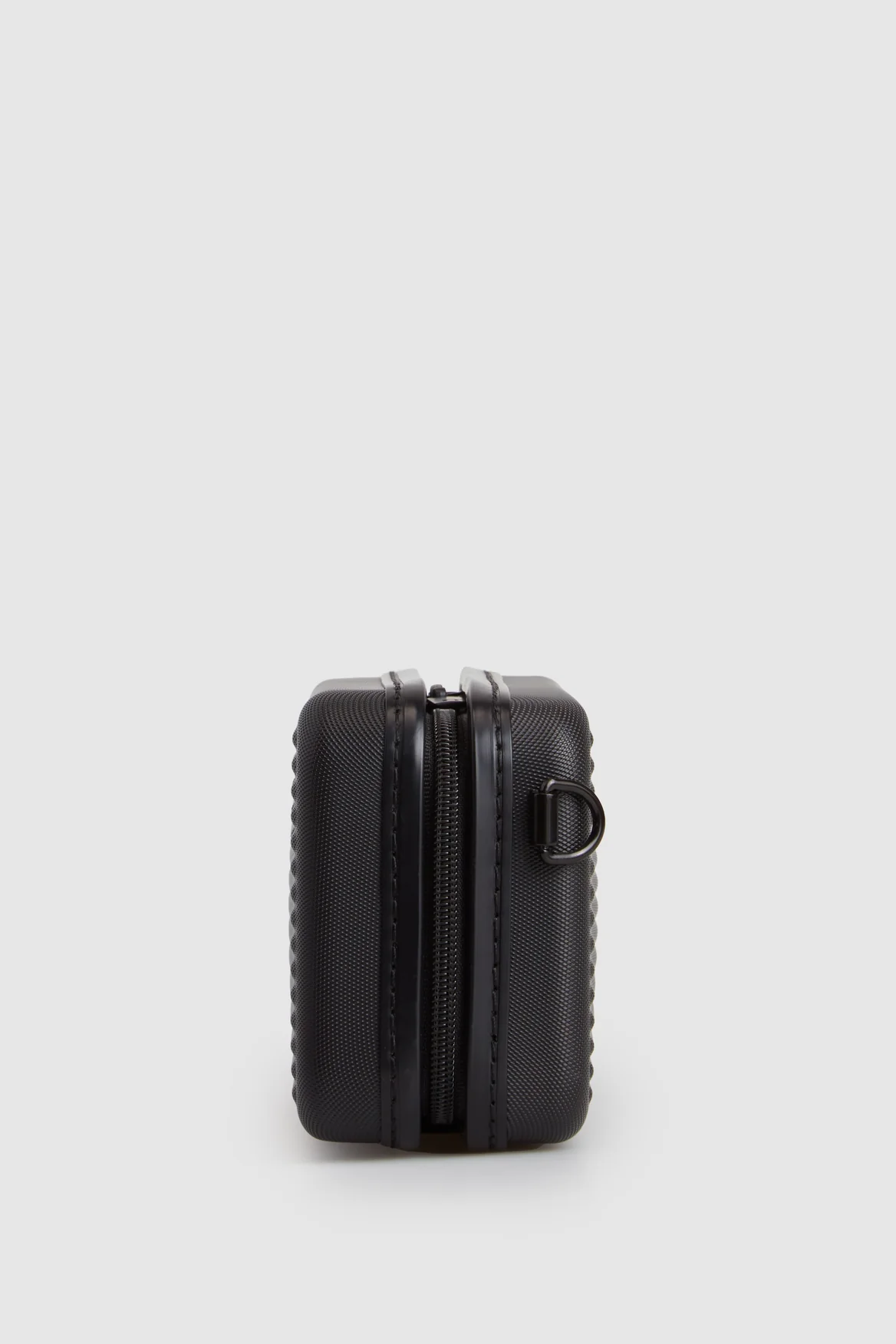 1029-stori-travel-organiser-3.webp Stori Travel Organiser