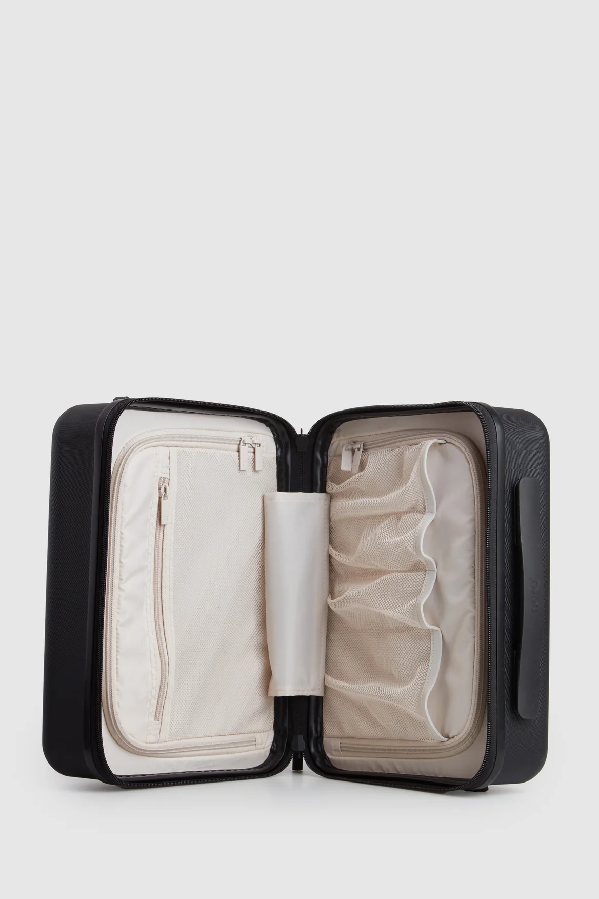 1038-stori-vanity-case-4.webp Stori Vanity Case