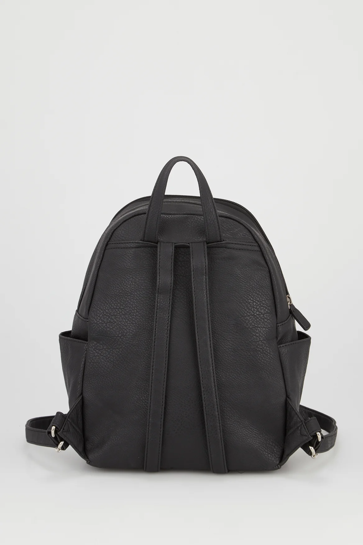 1052-round-top-backpack-2.webp Round Top Backpack