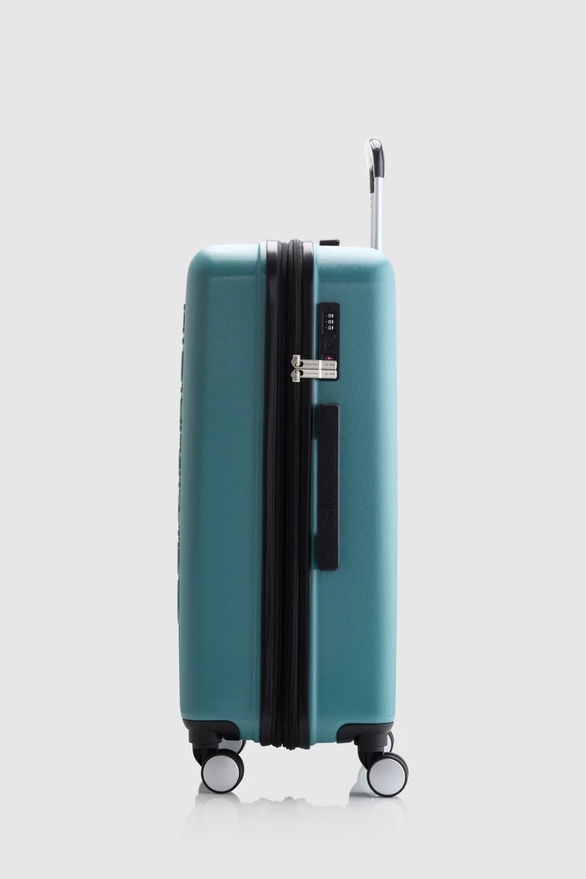 1091-high-check-in-69cm-suitcase-2.webp High Check-In 69cm Suitcase