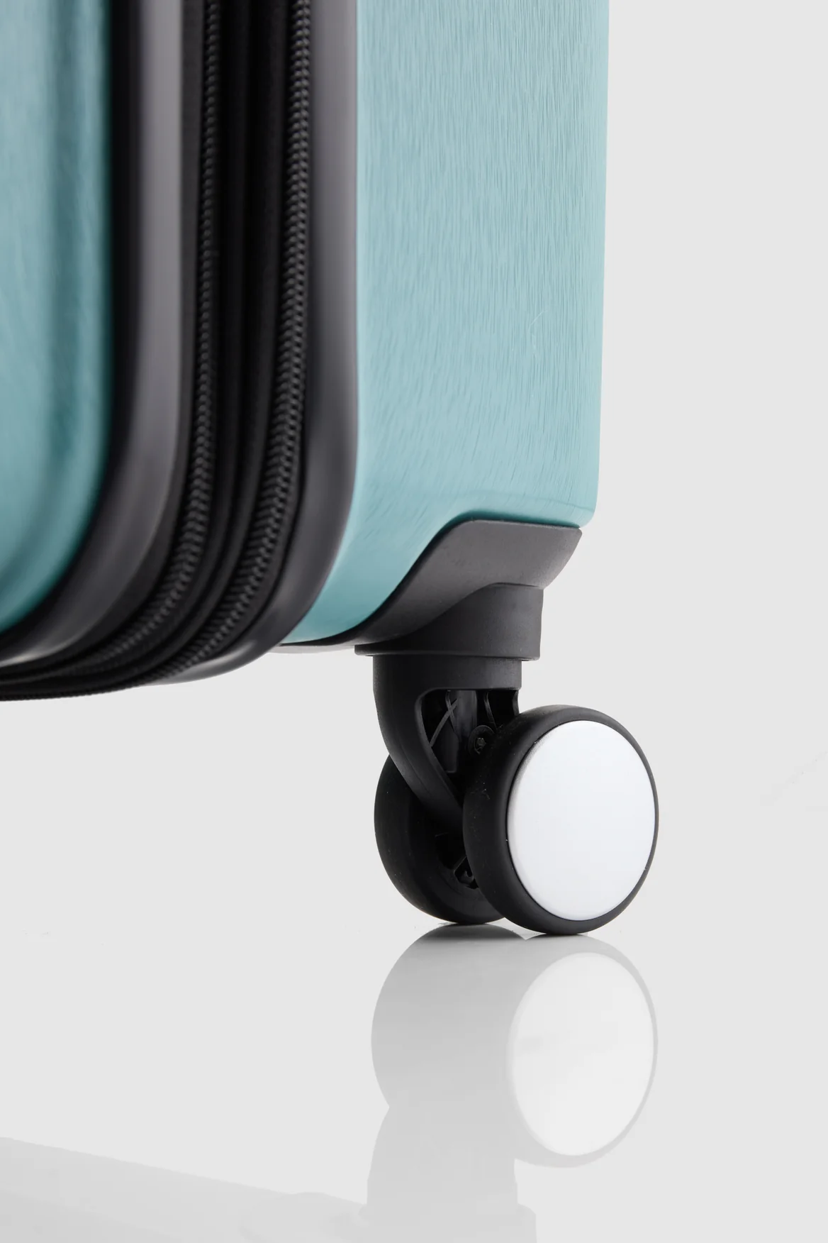 1091-high-check-in-69cm-suitcase-6.webp High Check-In 69cm Suitcase