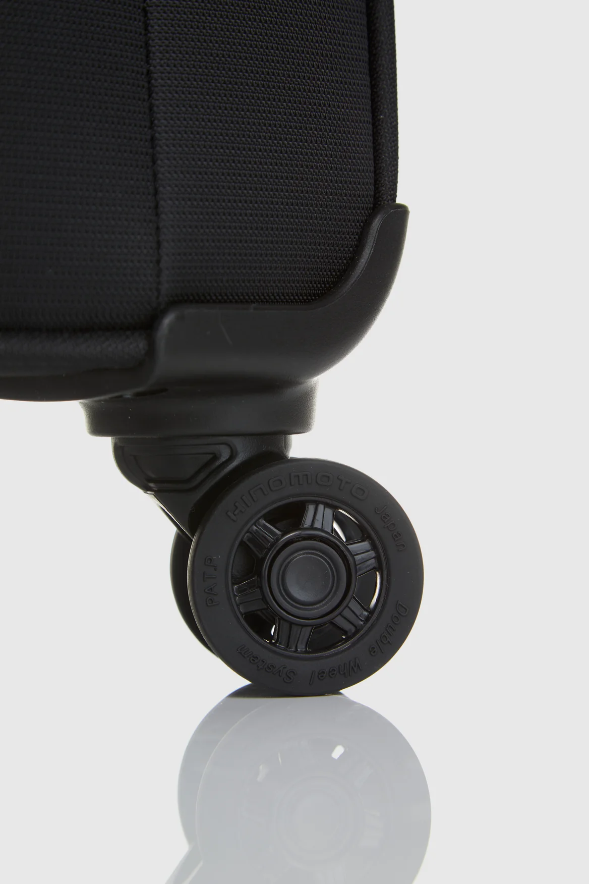 1110-spin-air-4-55cm-suitcase-6.webp Spin Air 4 55cm Suitcase