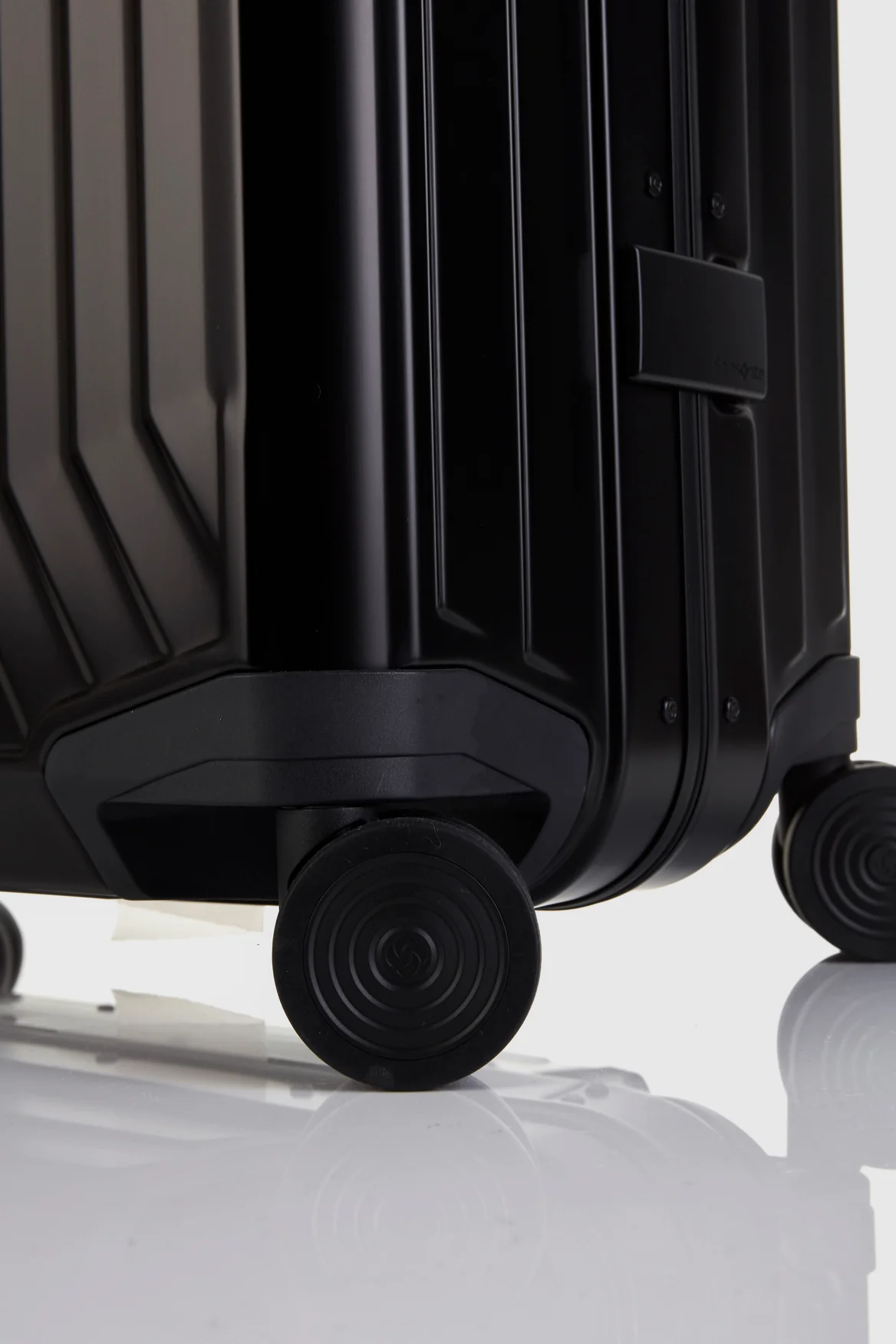 1144-lite-box-alu-55cm-suitcase-5.webp Lite Box ALU 55cm Suitcase