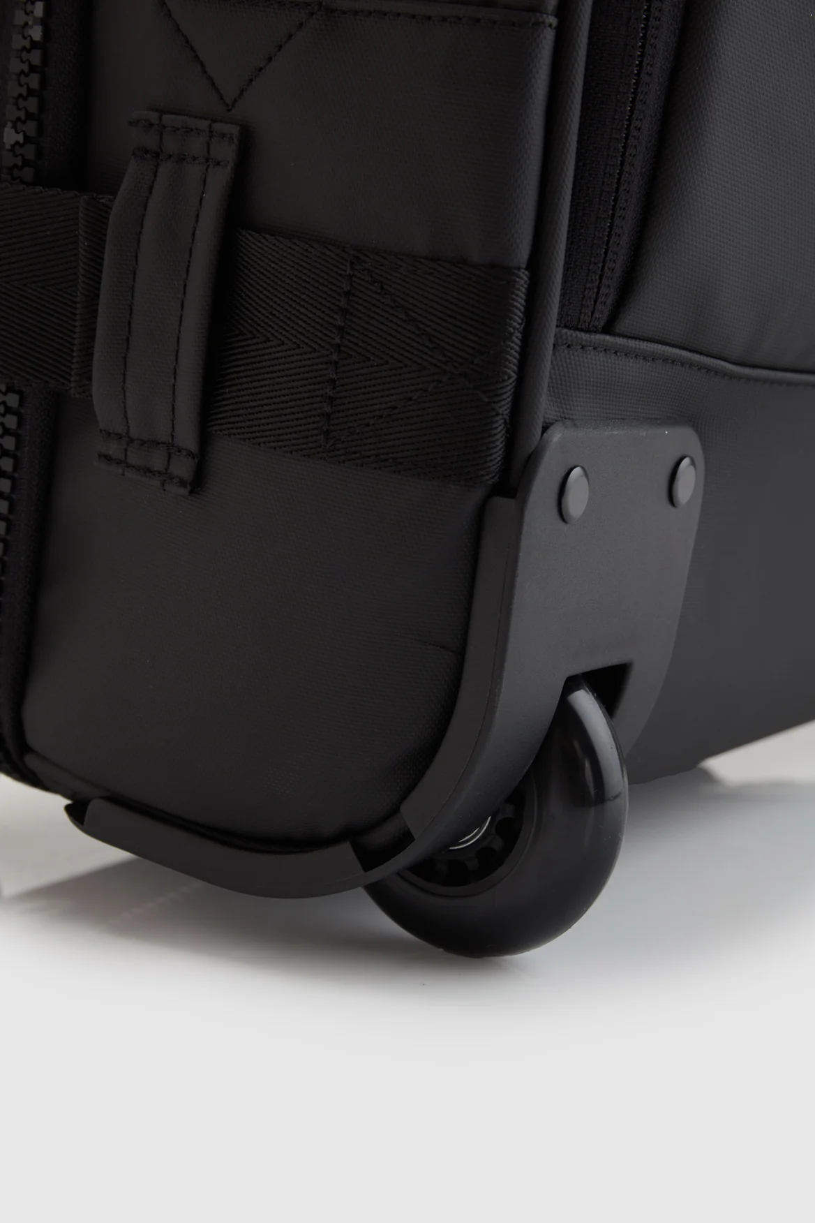 1158-newtown-carry-on-55cm-wheelbag-8.webp Newtown Carry-On 55cm Wheelbag