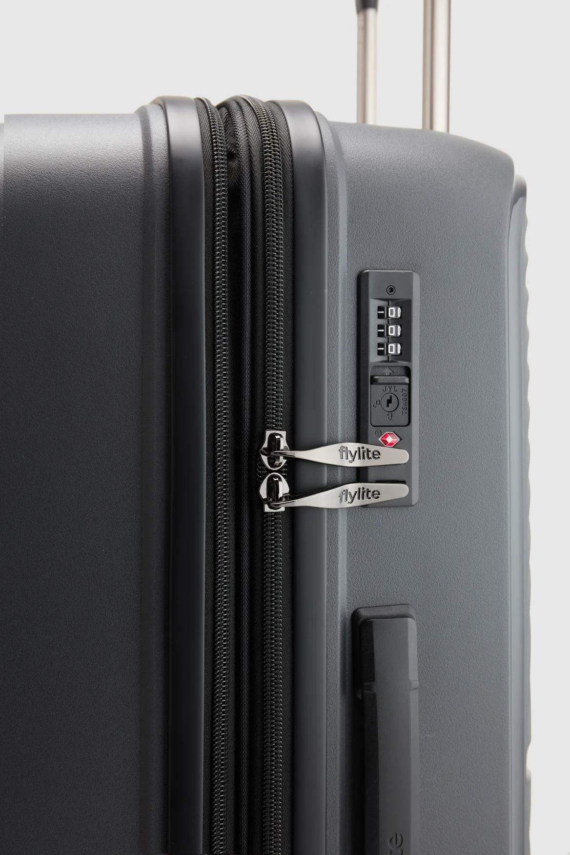 1181-laurel-carry-on-55cm-suitcase-7.webp Laurel Carry-On 55cm Suitcase