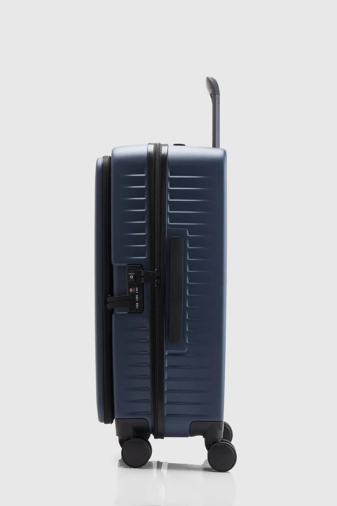1197-venture-dual-open-3pc-suitcase-set-3.webp Venture Dual Open 3pc Suitcase Set