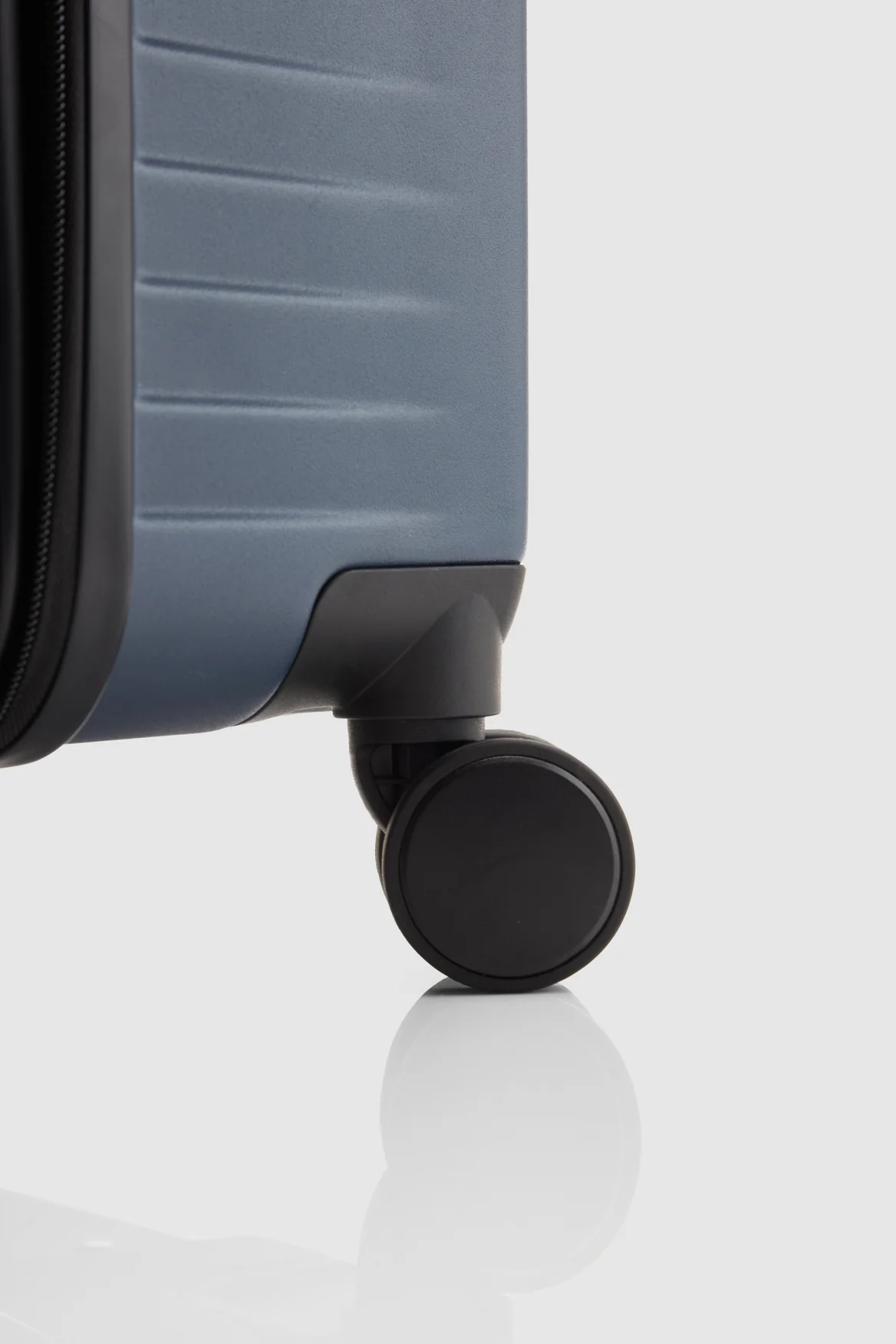 1197-venture-dual-open-3pc-suitcase-set-8.webp Venture Dual Open 3pc Suitcase Set