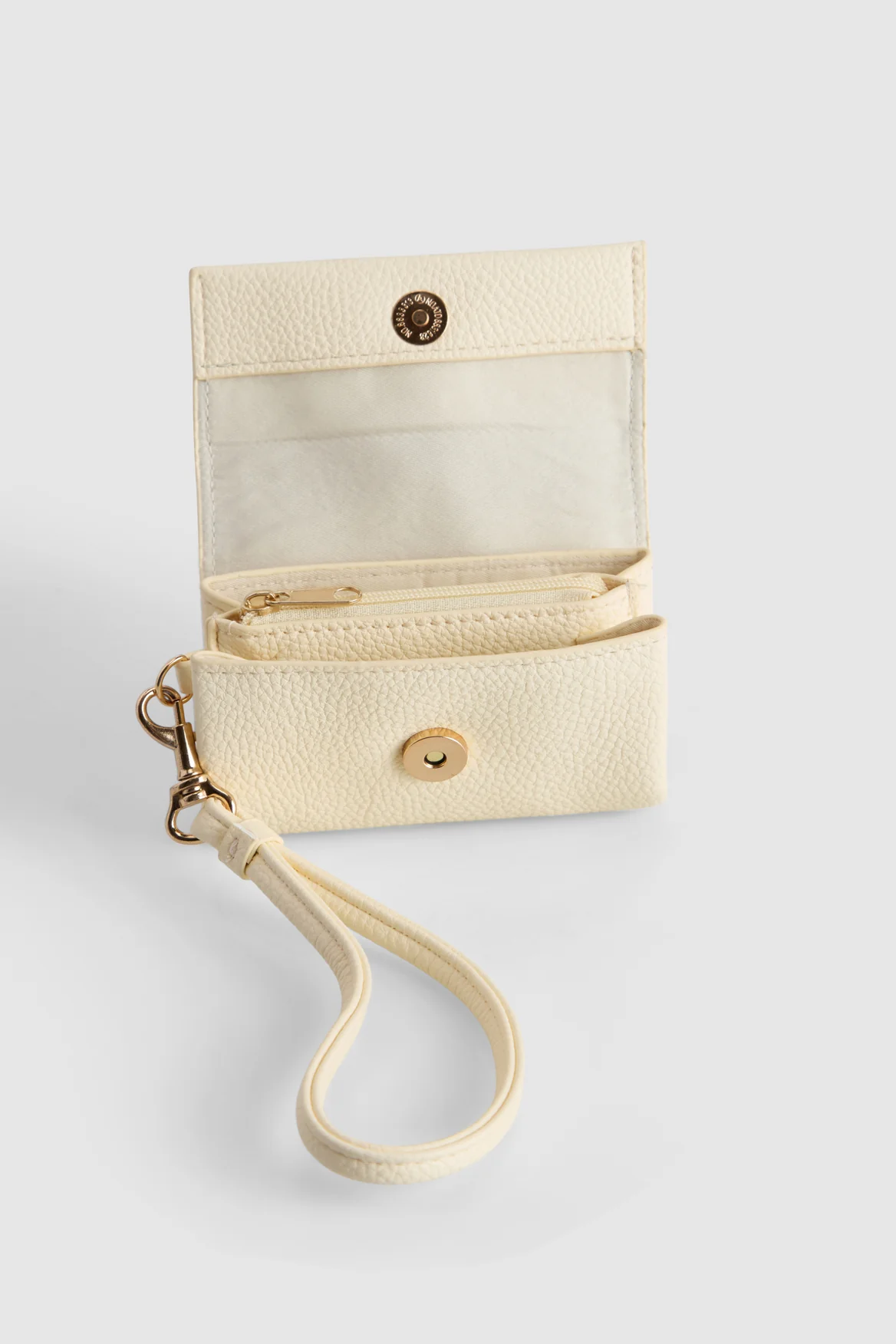 120-mini-wristlet-wallet-4.webp Mini Wristlet Wallet