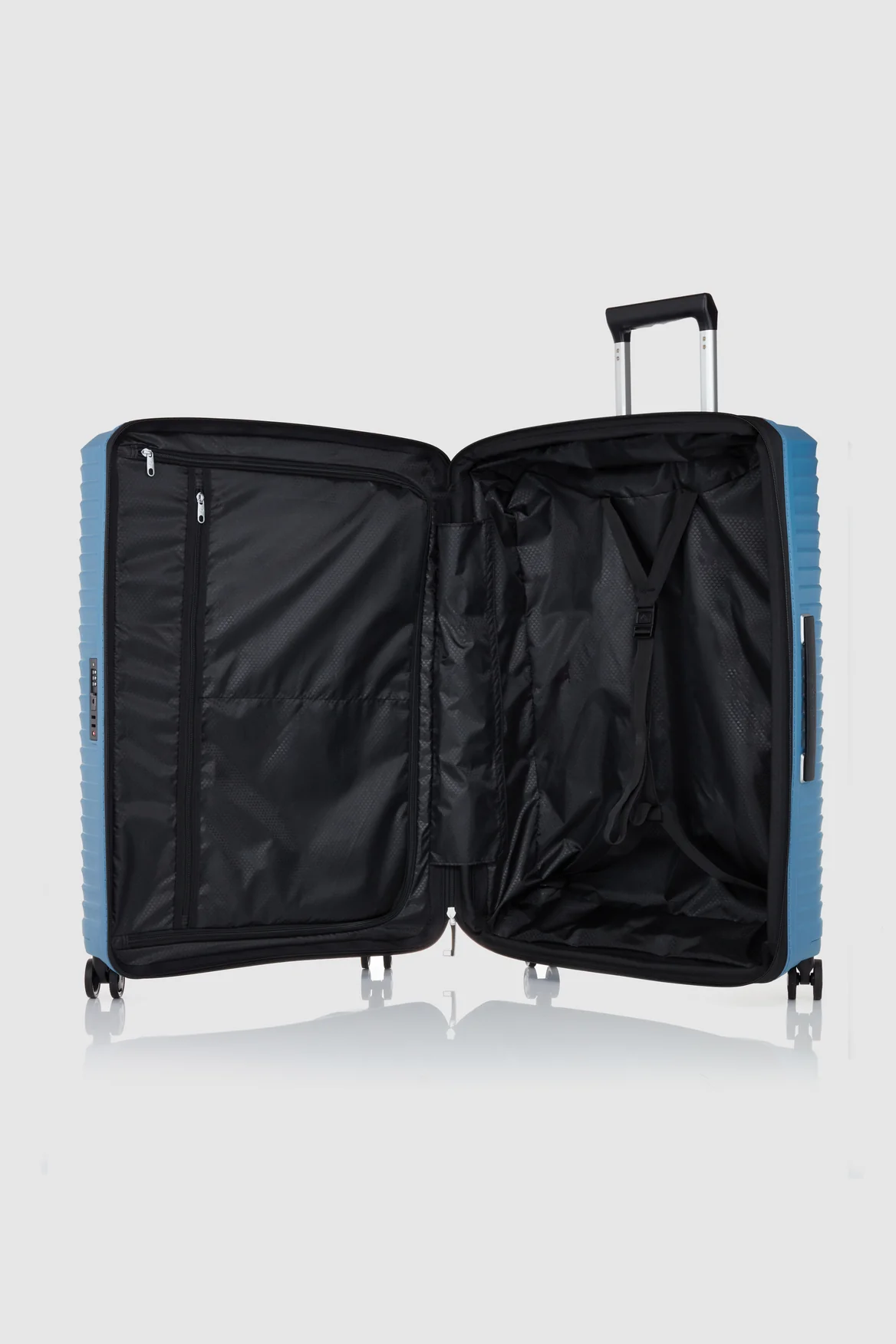1206-upscape-check-in-81cm-suitcase-3.webp Upscape Check-In 81cm Suitcase