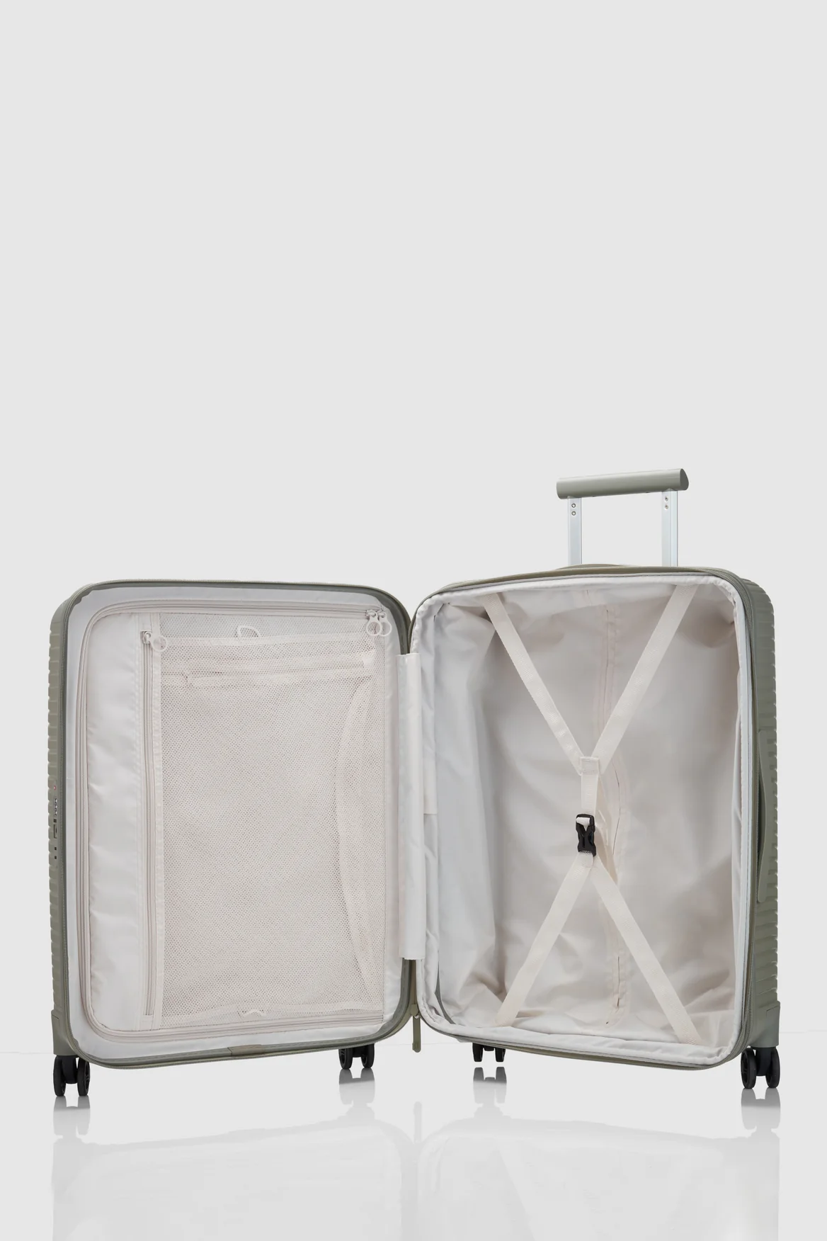 1213-bondi-check-in-80cm-suitcase-3.webp Bondi Check-In 80cm Suitcase