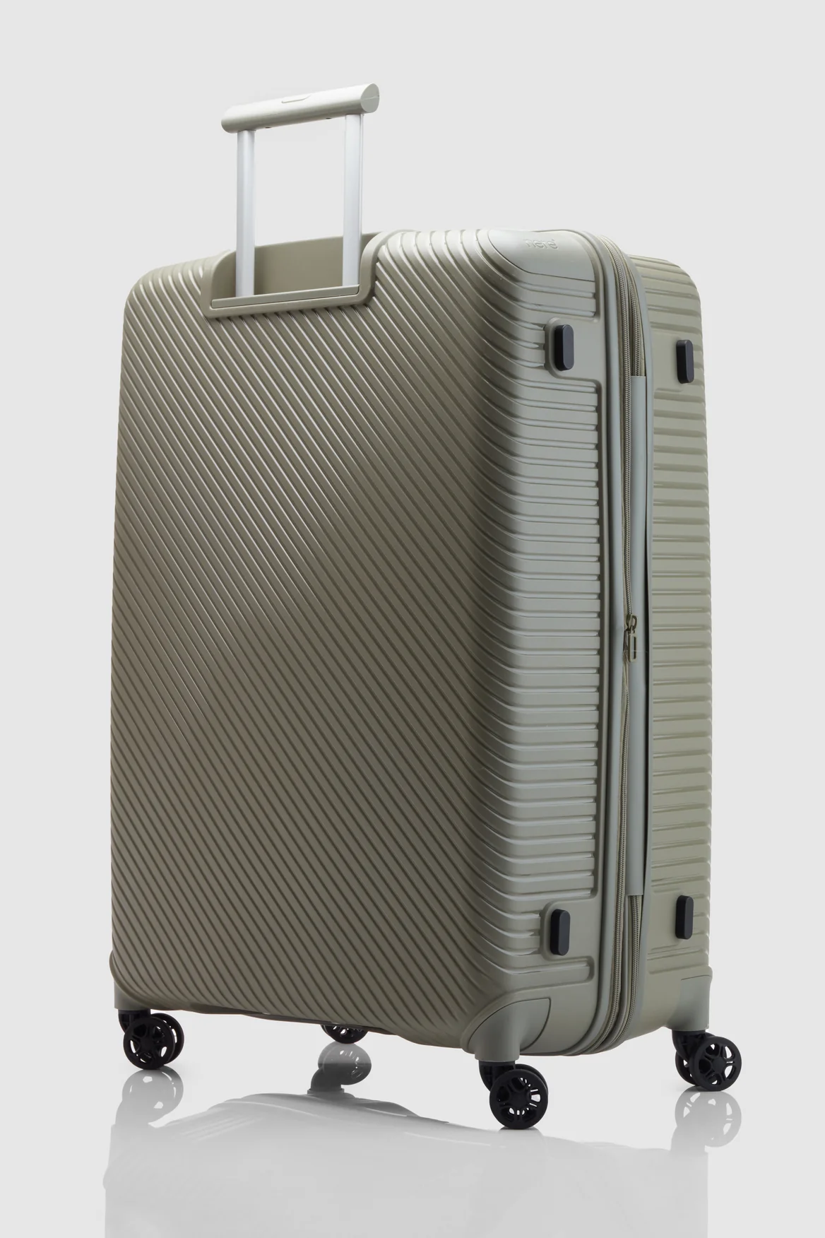 1213-bondi-check-in-80cm-suitcase-5.webp Bondi Check-In 80cm Suitcase