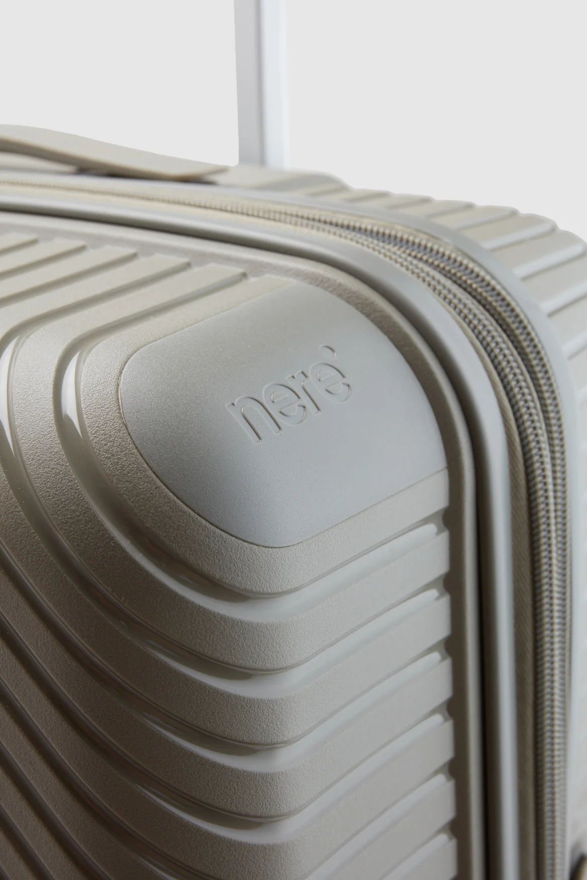1213-bondi-check-in-80cm-suitcase-8.webp Bondi Check-In 80cm Suitcase