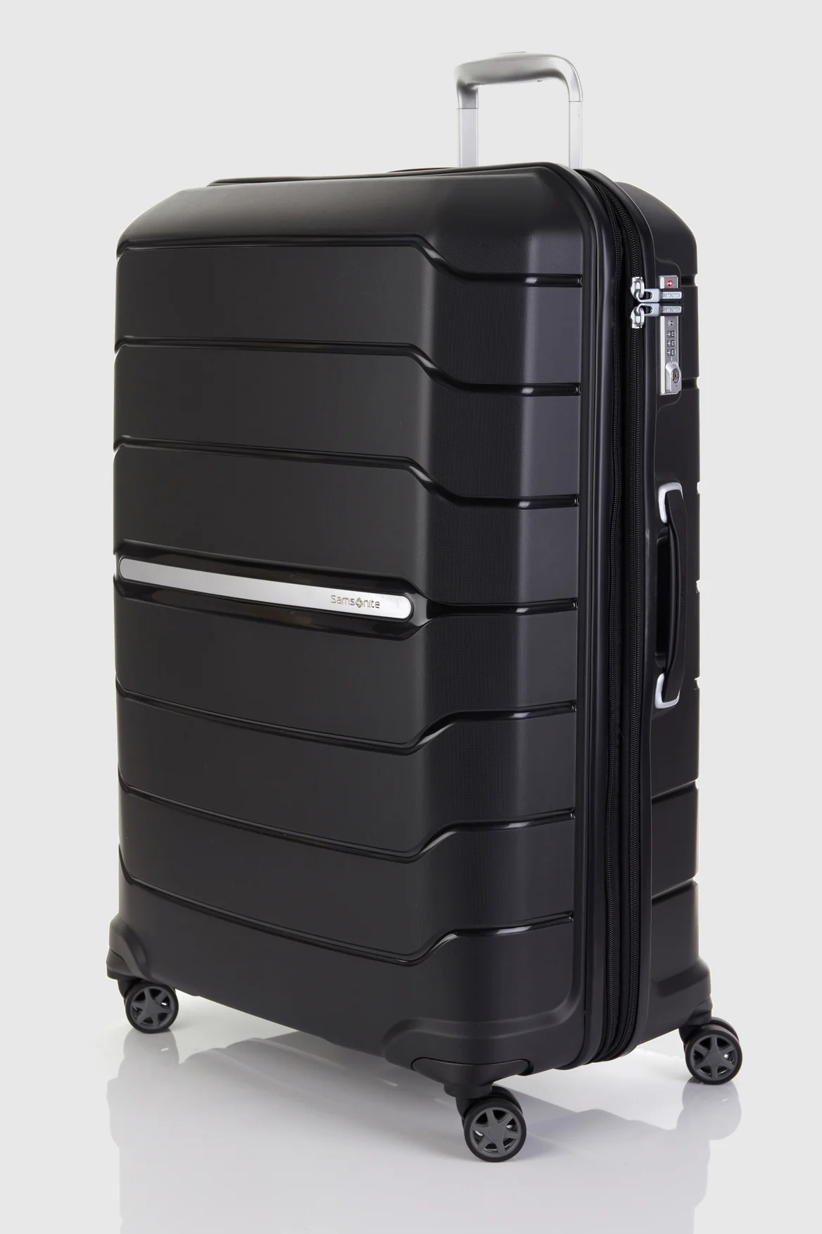 1219-oc2lite-check-in-81cm-suitcase-1.webp Oc2lite Check-In 81cm Suitcase