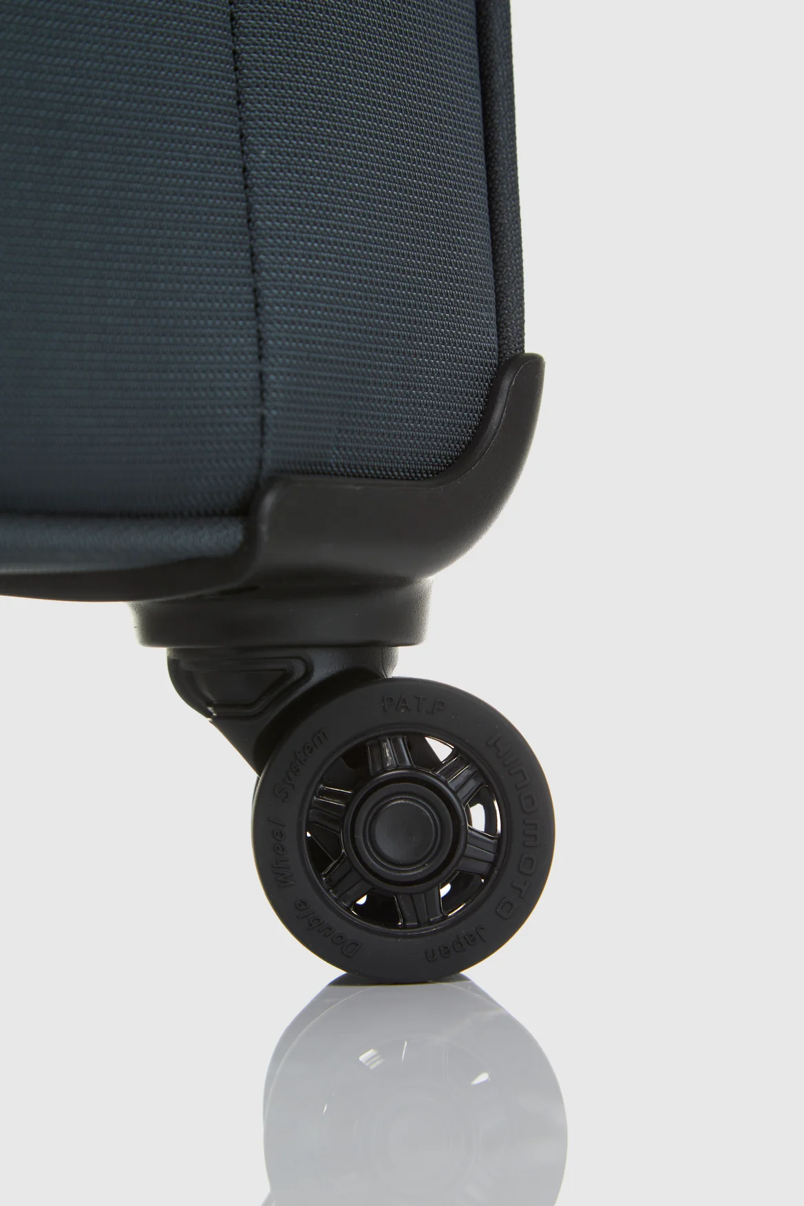 1223-spin-air-4-72cm-suitcase-6.webp Spin Air 4 72cm Suitcase