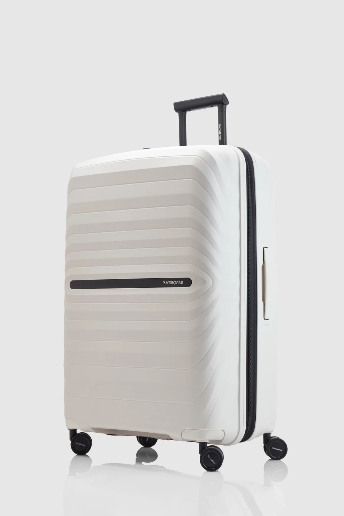 1226-octolite-neo-75cm-suitcase-1.webp Octolite Neo 75cm Suitcase