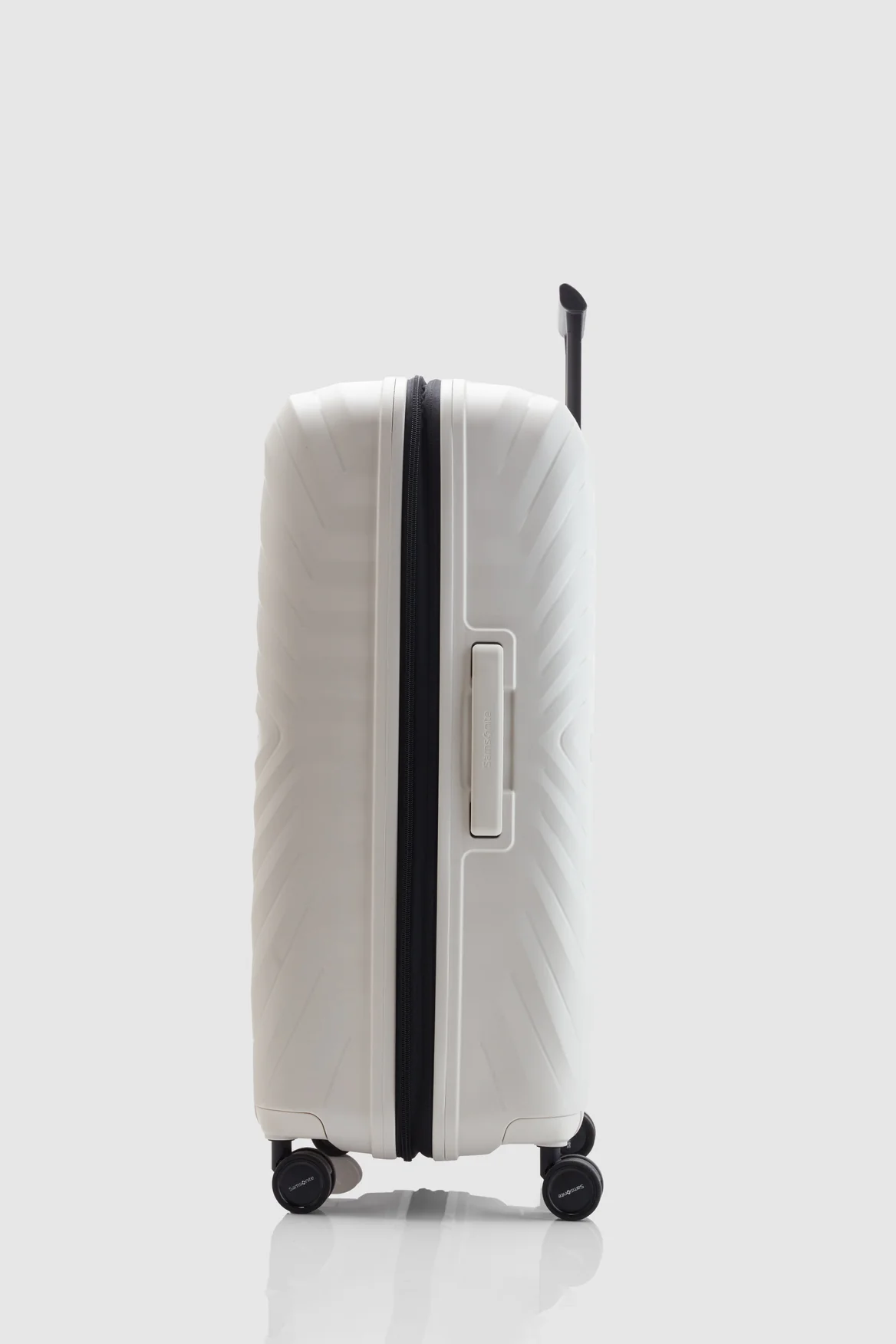 1226-octolite-neo-75cm-suitcase-2.webp Octolite Neo 75cm Suitcase