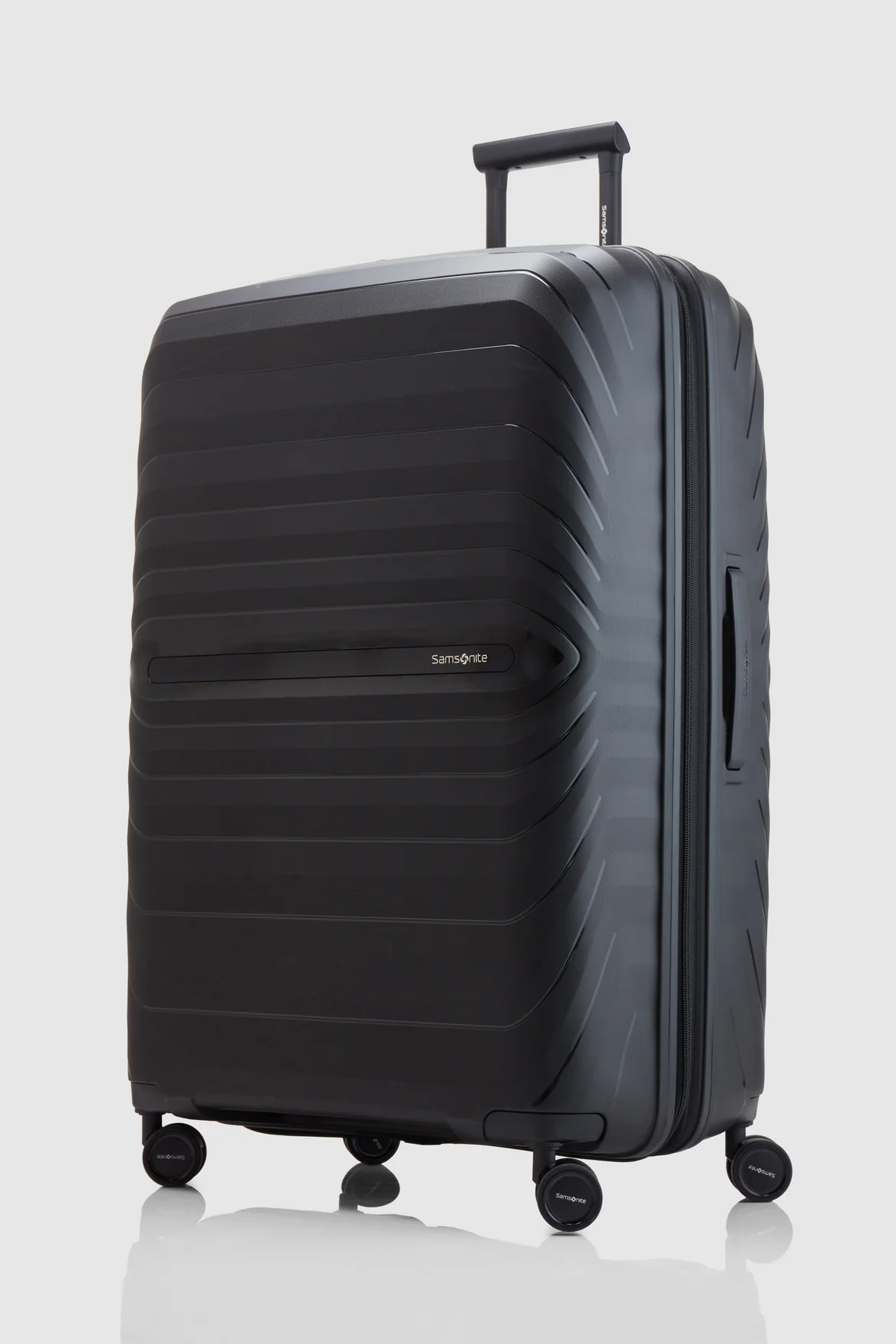 Octolite Neo 81cm Suitcase