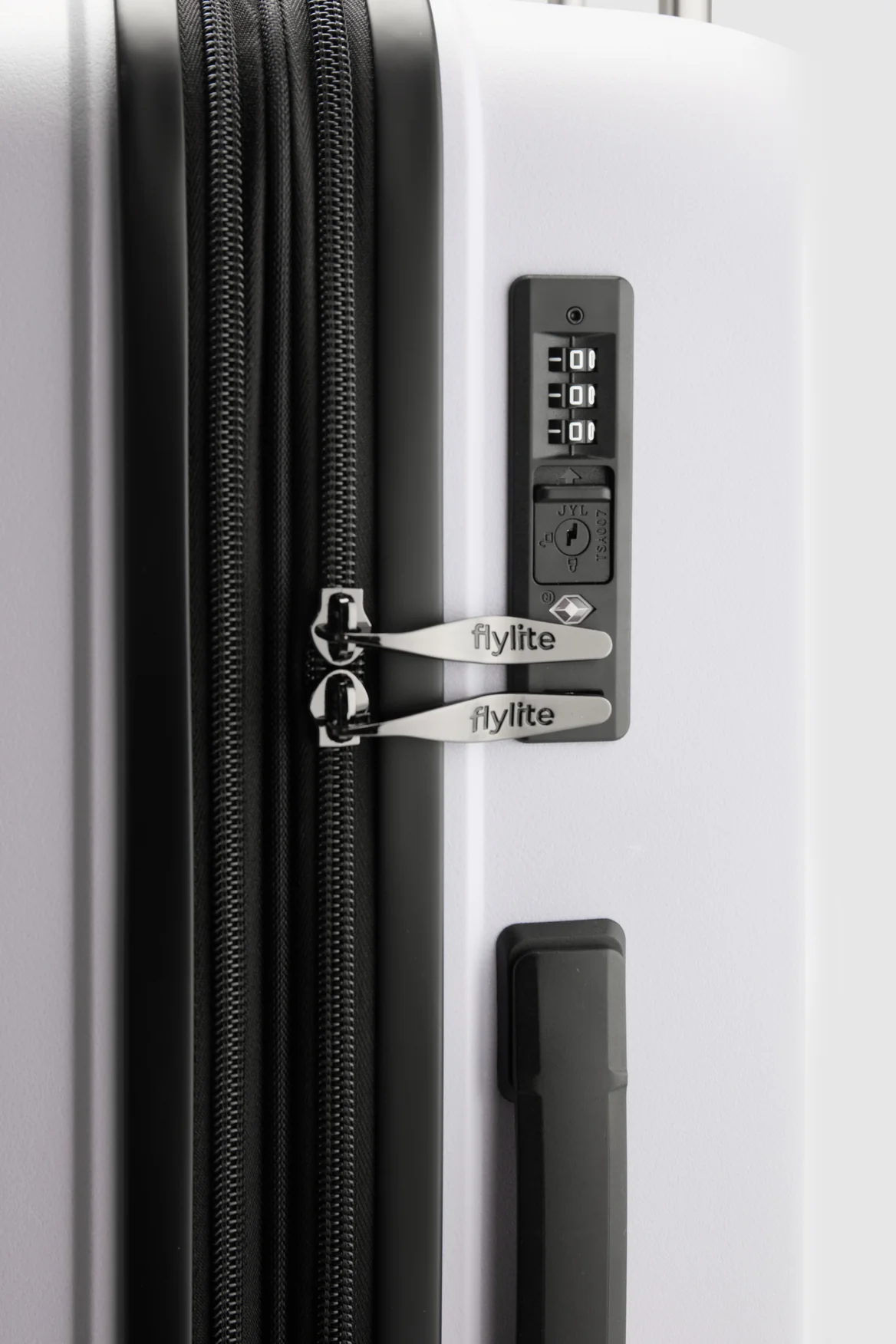 1253-laurel-check-in-65cm-suitcase-7.webp Laurel Check-In 65cm Suitcase