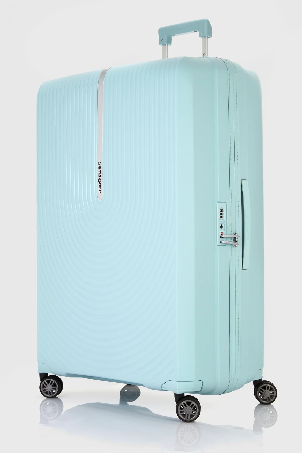 1268-hi-fi-check-in-81cm-suitcase-1.webp Hi-Fi Check-In 81cm Suitcase
