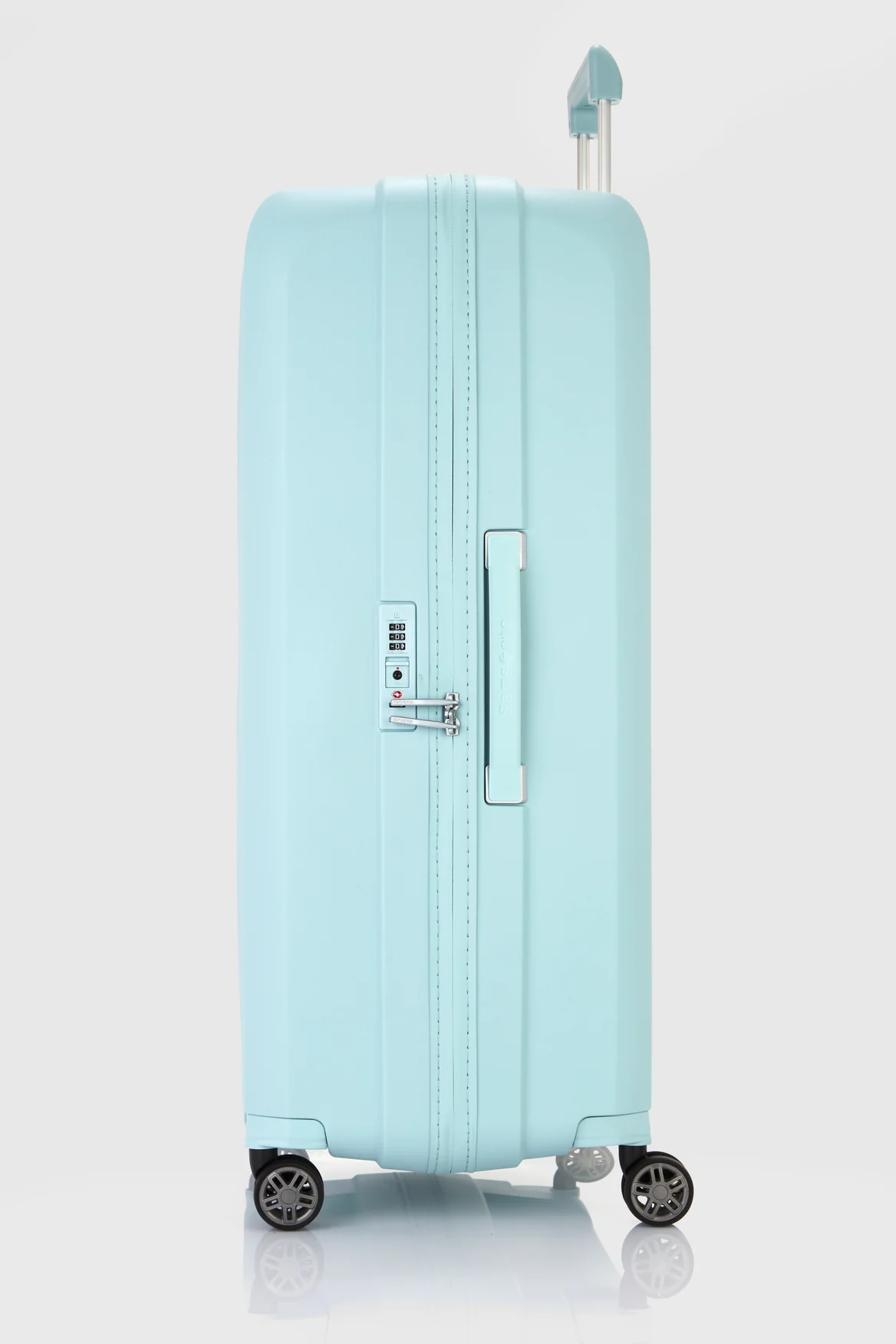 1268-hi-fi-check-in-81cm-suitcase-2.webp Hi-Fi Check-In 81cm Suitcase