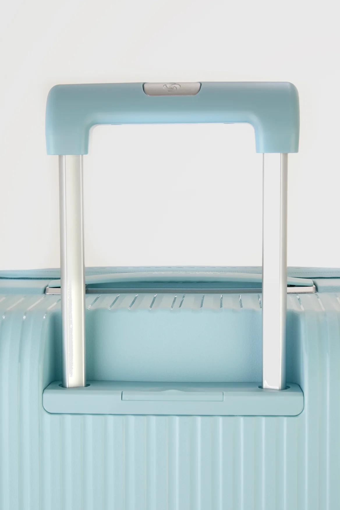 1269-hi-fi-check-in-75cm-suitcase-6.webp Hi-Fi Check-In 75cm Suitcase