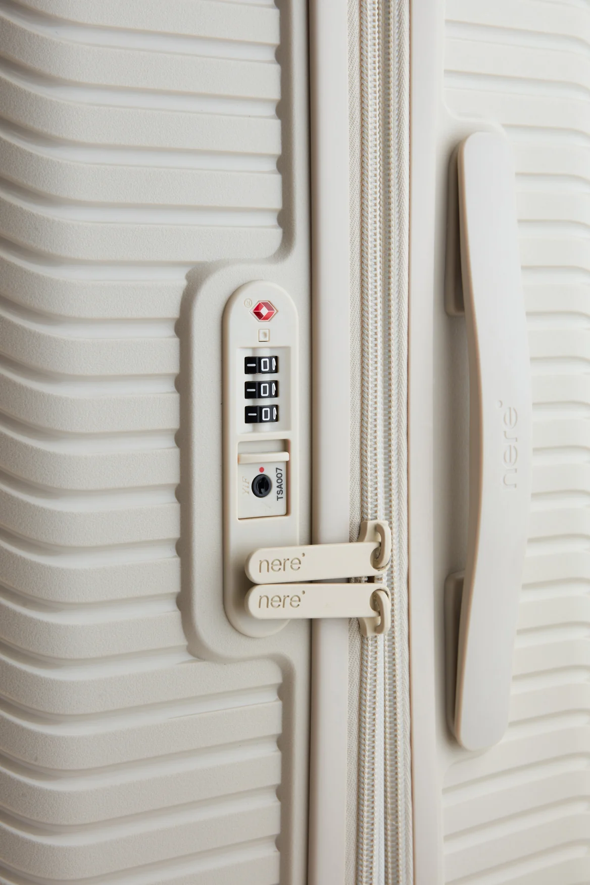 1278-bondi-check-in-66cm-suitcase-7.webp Bondi Check-In 66cm Suitcase