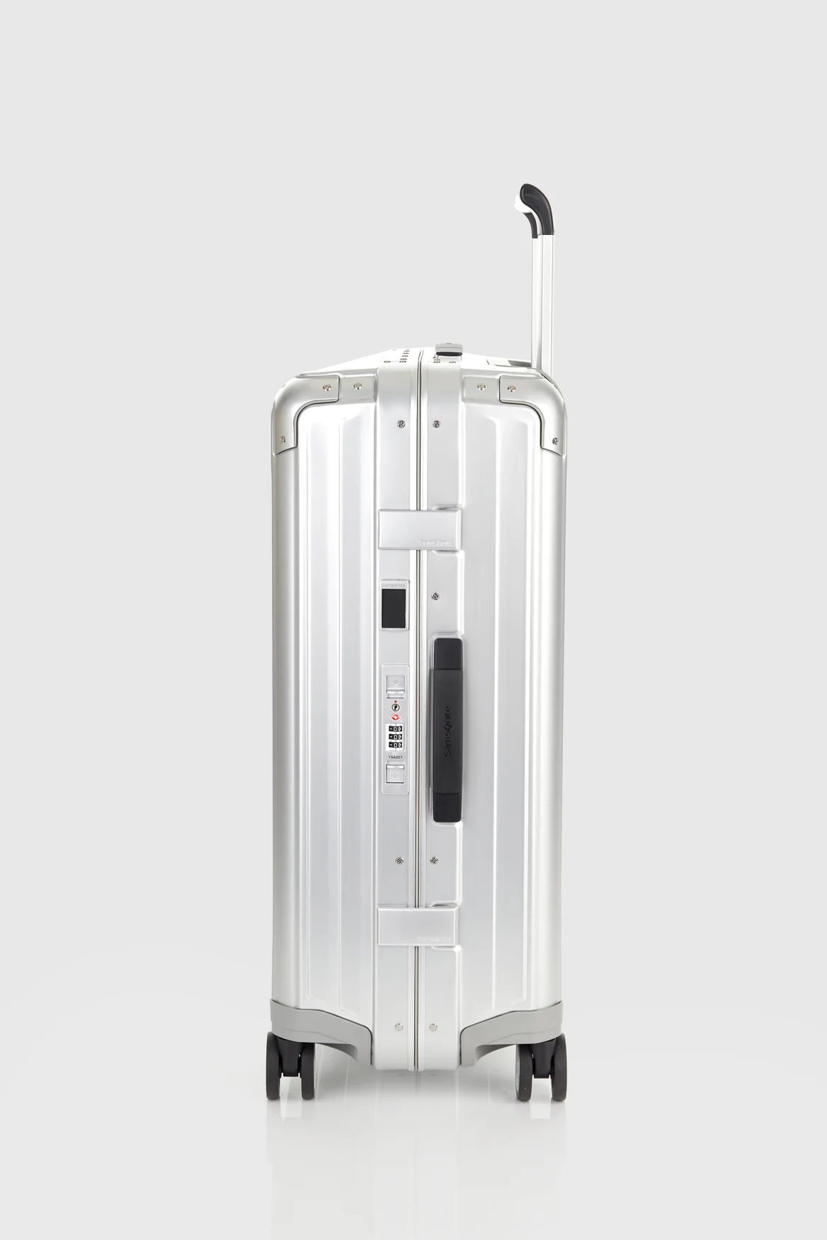 1293-lite-box-alu-69cm-suitcase-2.webp Lite Box ALU 69cm Suitcase