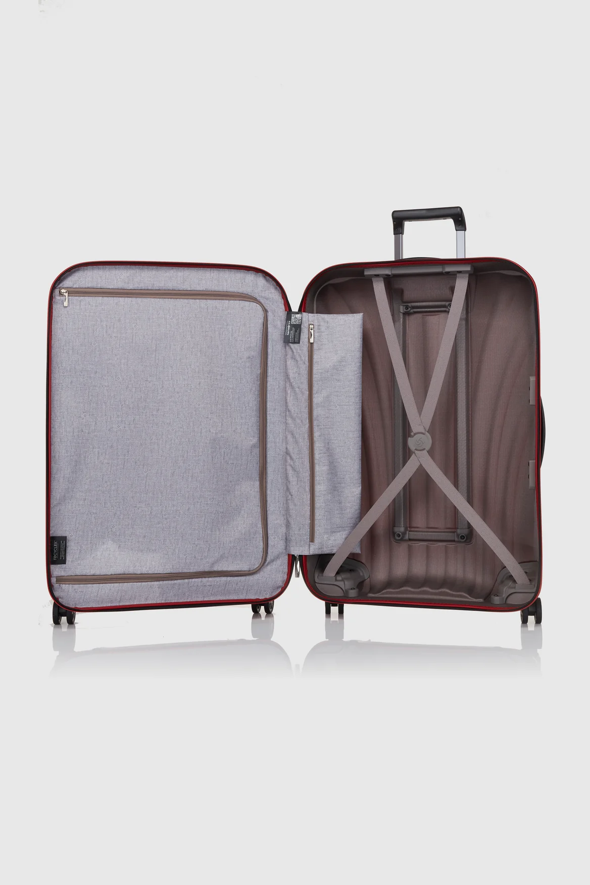 1302-c-lite-check-in-75cm-suitcase-3.webp C-Lite Check-In 75cm Suitcase