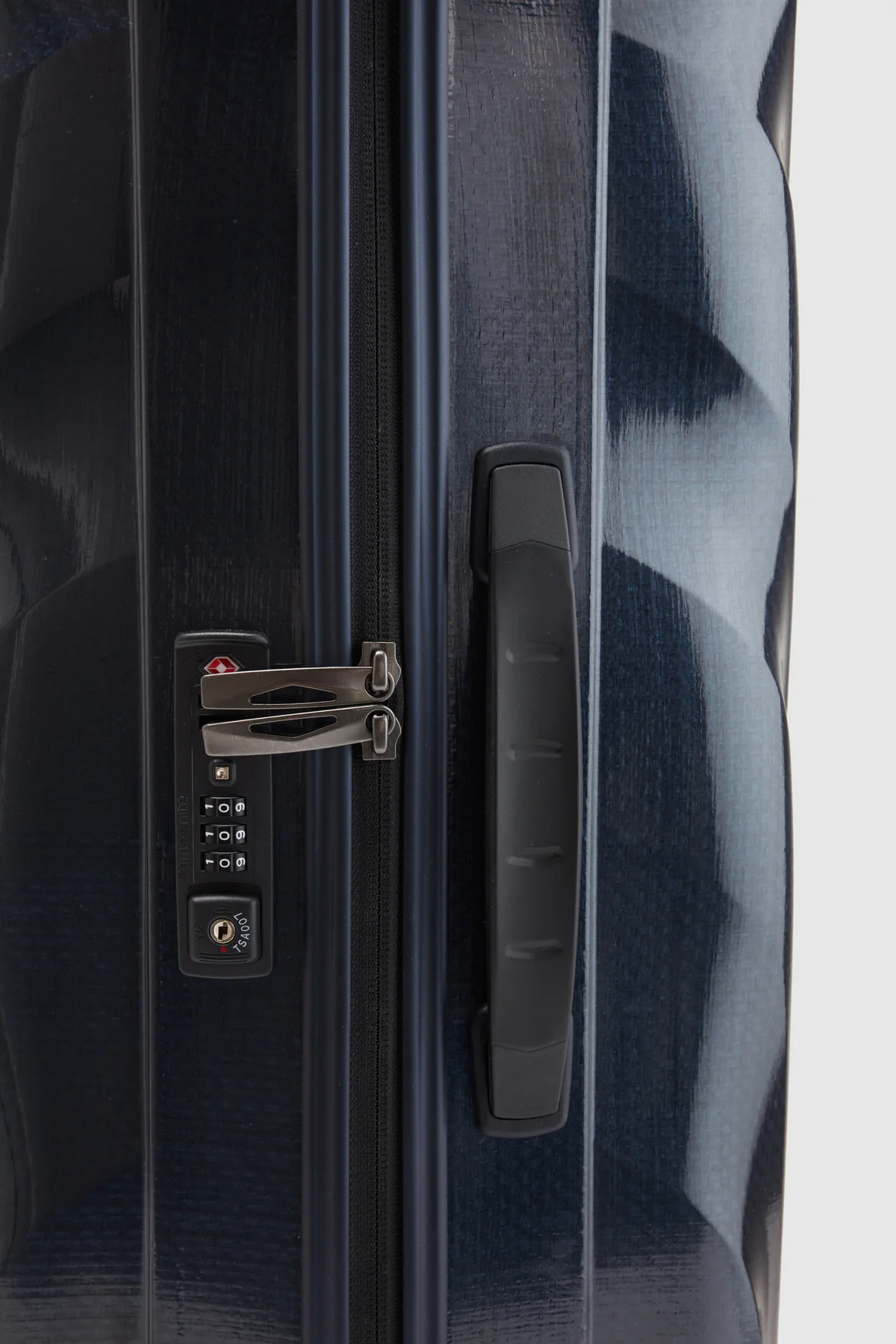 1304-c-lite-check-in-75cm-suitcase-7.webp C-Lite Check-In 75cm Suitcase