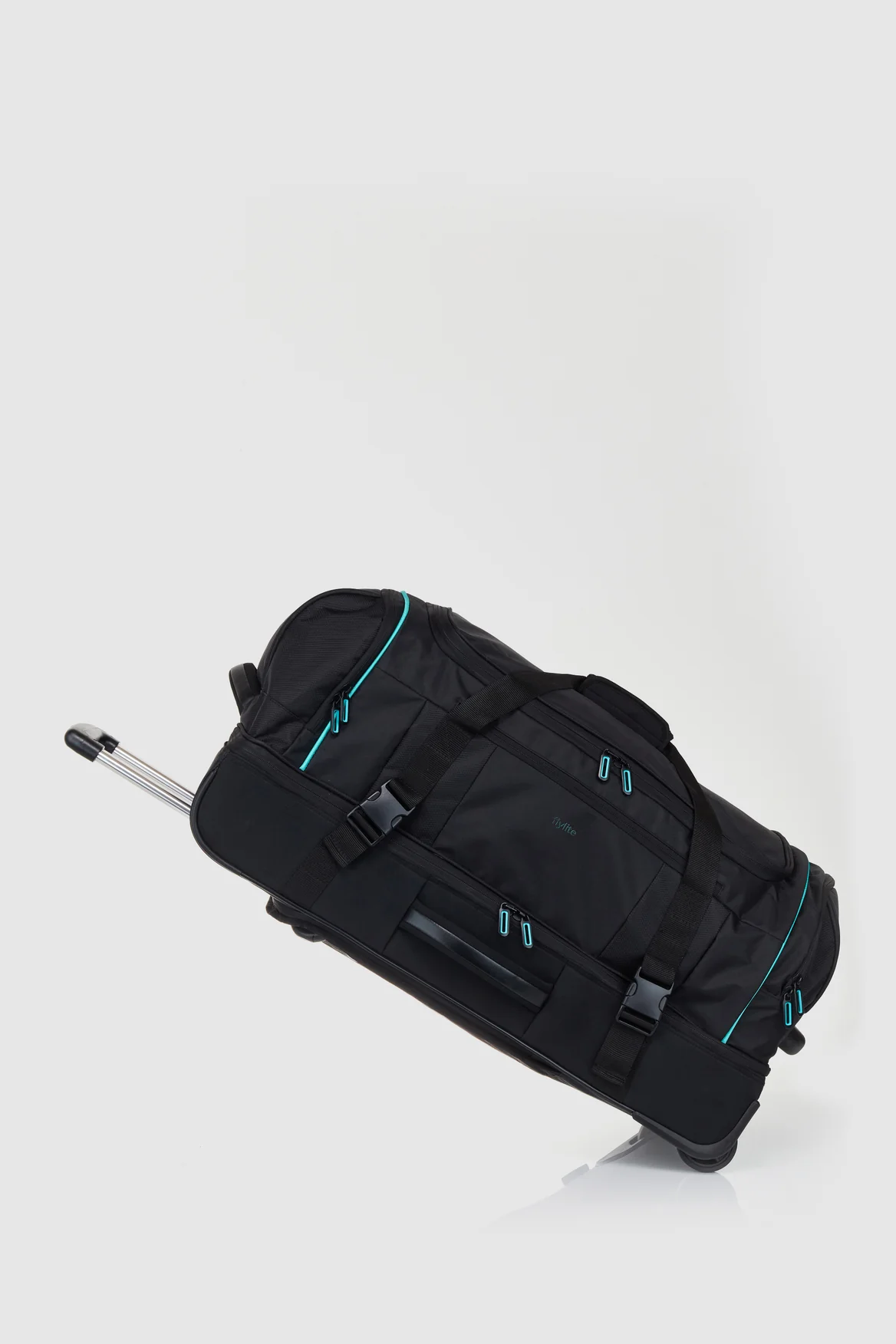 1310-onyx-72cm-wheel-bag-2.webp Onyx 72cm Wheel Bag