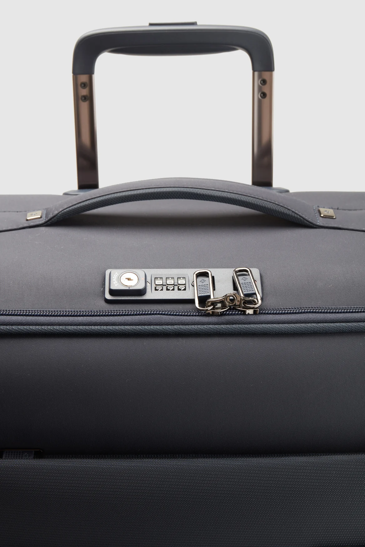 1347-airea-check-in-67cm-suitcase-6.webp Airea Check-In 67cm Suitcase