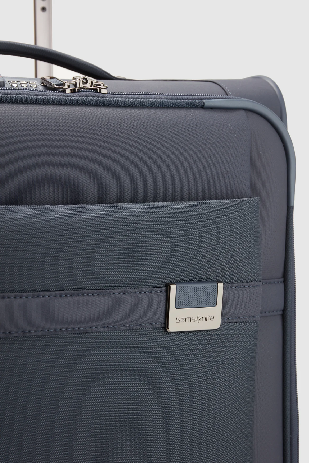1347-airea-check-in-67cm-suitcase-8.webp Airea Check-In 67cm Suitcase