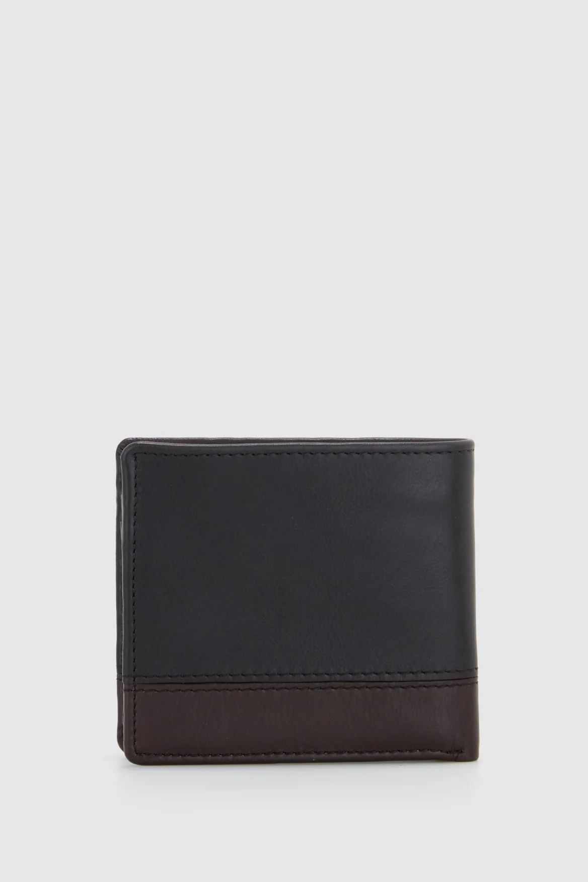 1373-rfid-leather-bifold-wallet-2.webp RFID Leather Bifold Wallet