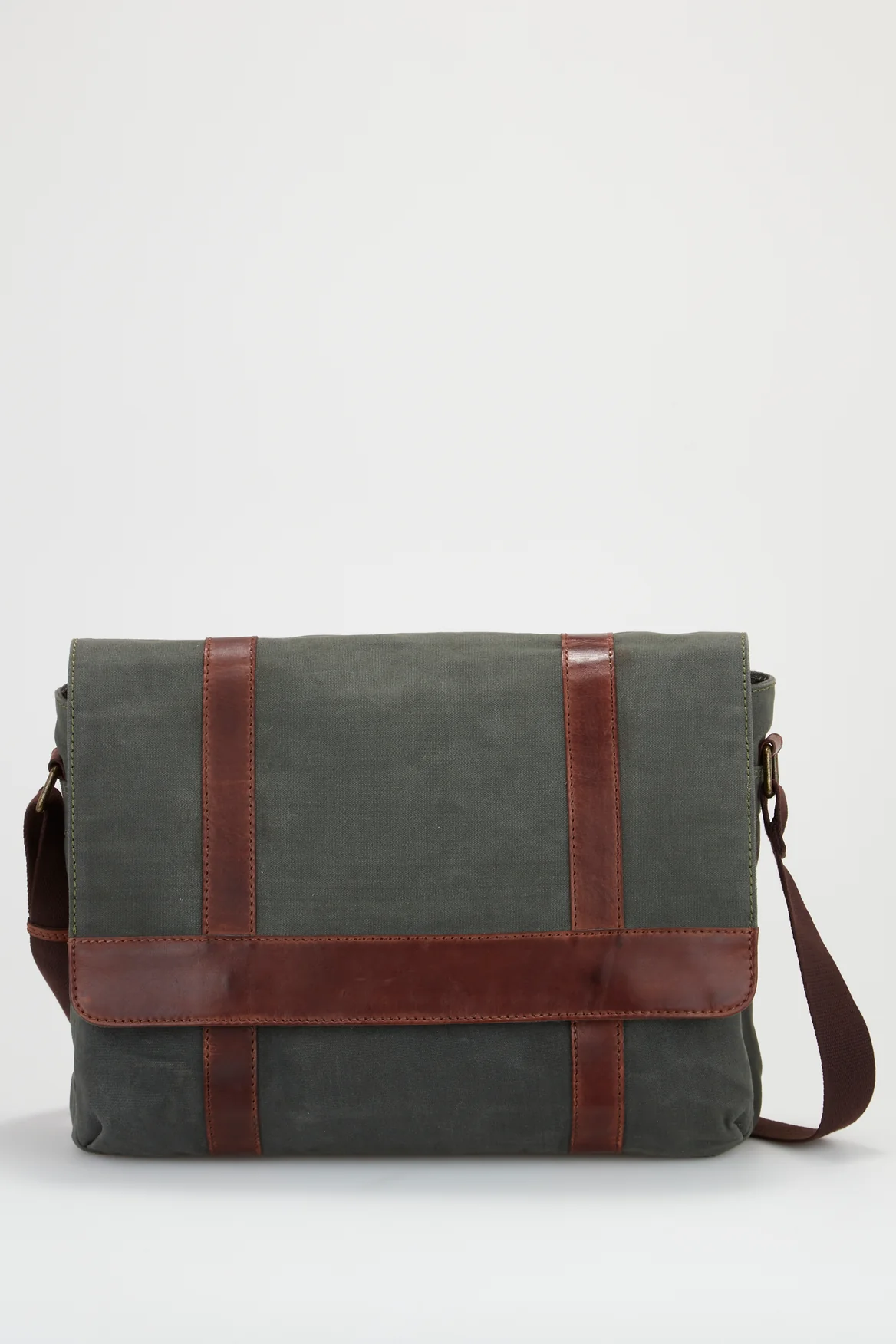 1378-noah-canvas-lea-trim-ew-satchel-1.webp Noah Canvas/Lea Trim EW Satchel