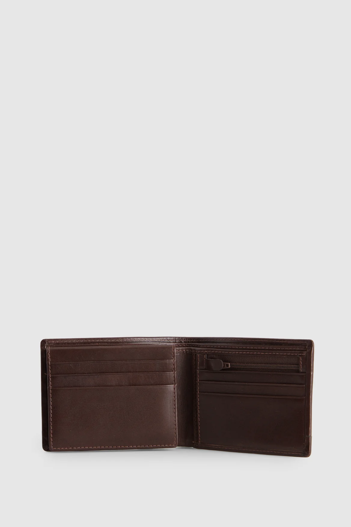 1395-leather-bifold-wallet-2.webp Leather Bifold Wallet