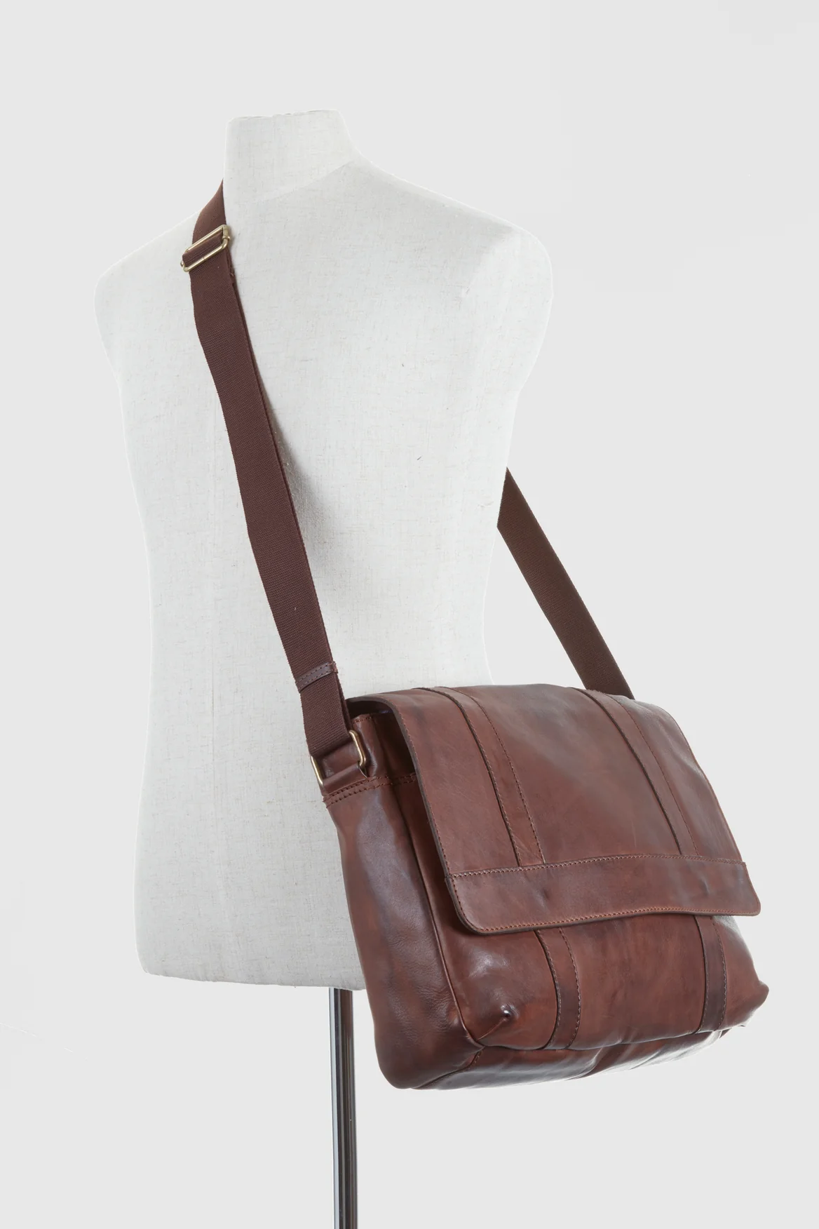 1434-flynn-leather-satchel-4.webp Flynn Leather Satchel