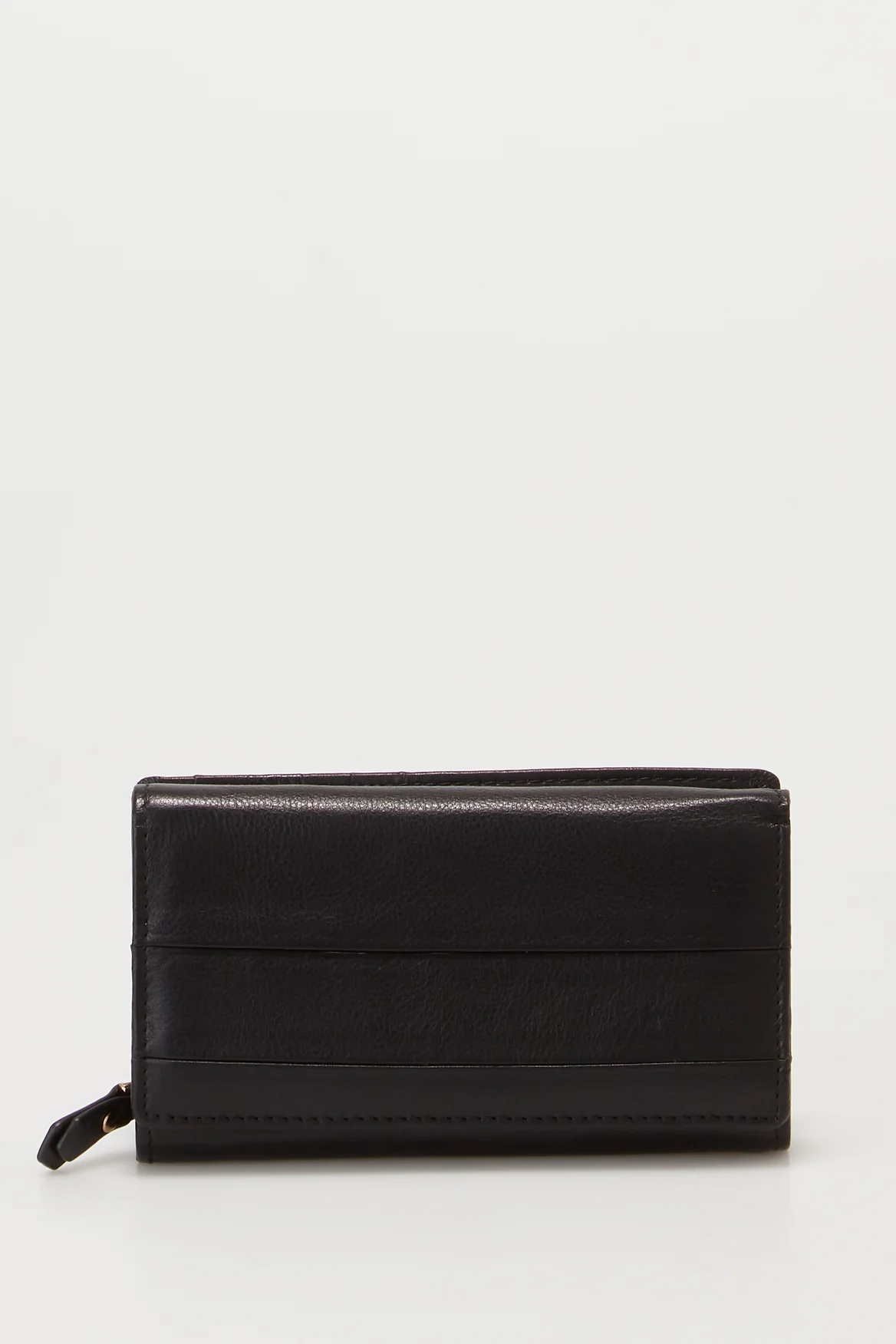 1437-leather-medium-trifold-wallet-1.webp Leather Medium Trifold Wallet