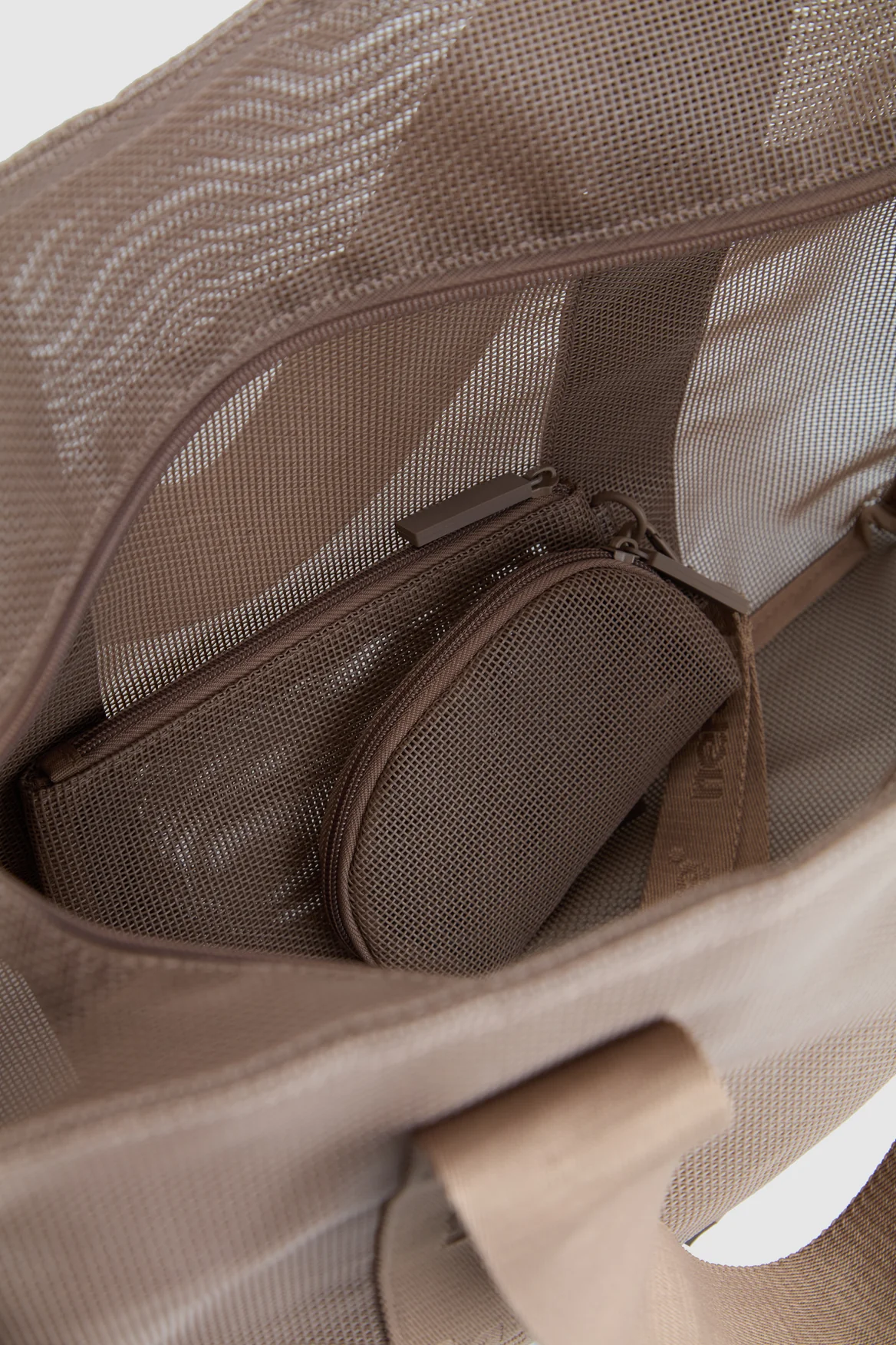 144-beach-mesh-tote-bag-5.webp Beach Mesh Tote Bag