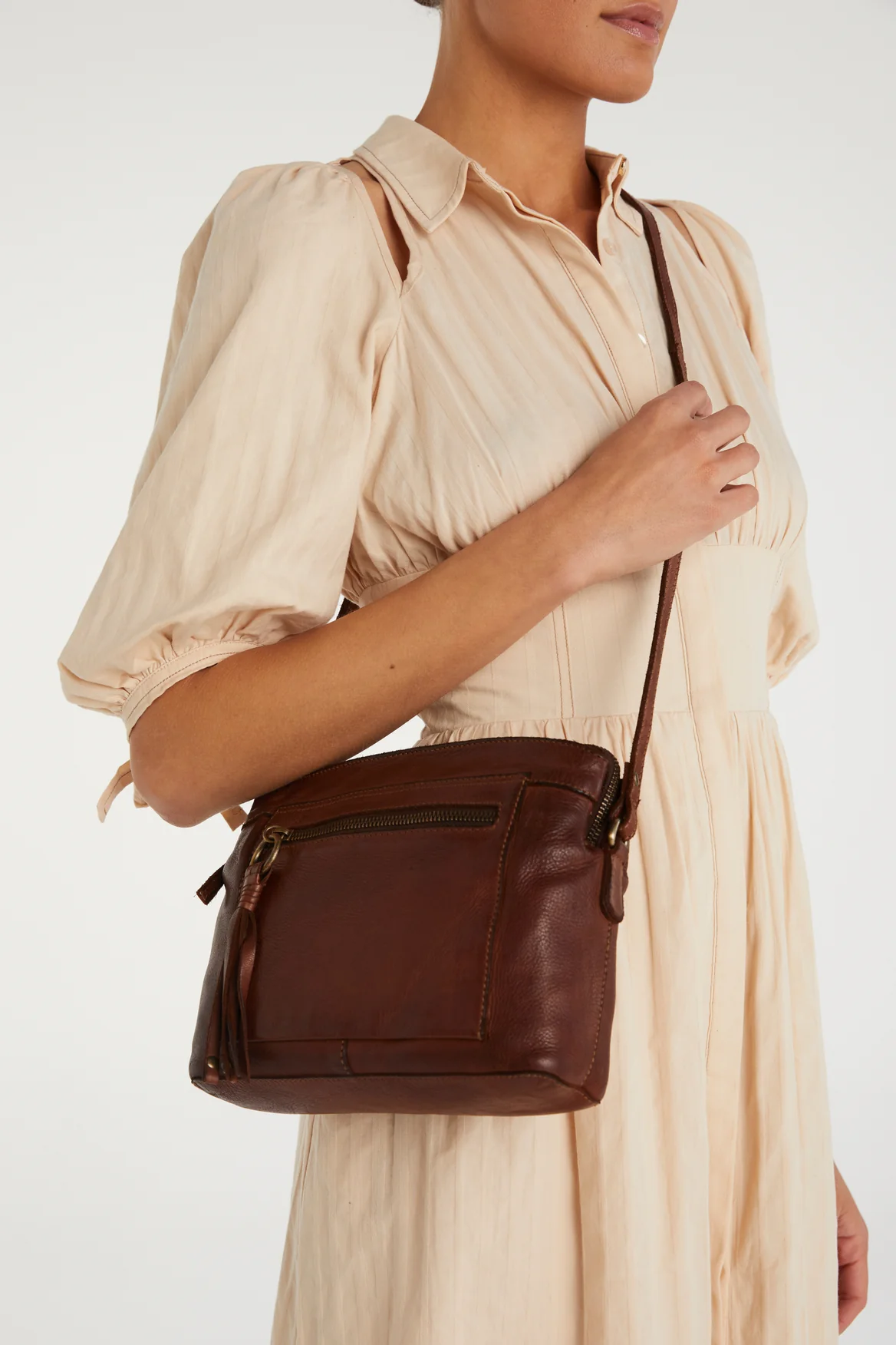 1491-ari-leather-tassel-crossbody-bag-4.webp Ari Leather Tassel Crossbody Bag