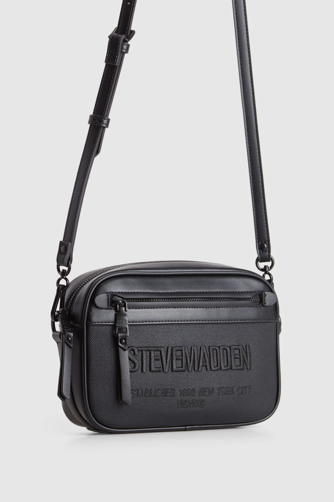 1528-aize-camera-crossbody-bag-4.webp Aize Camera Crossbody Bag