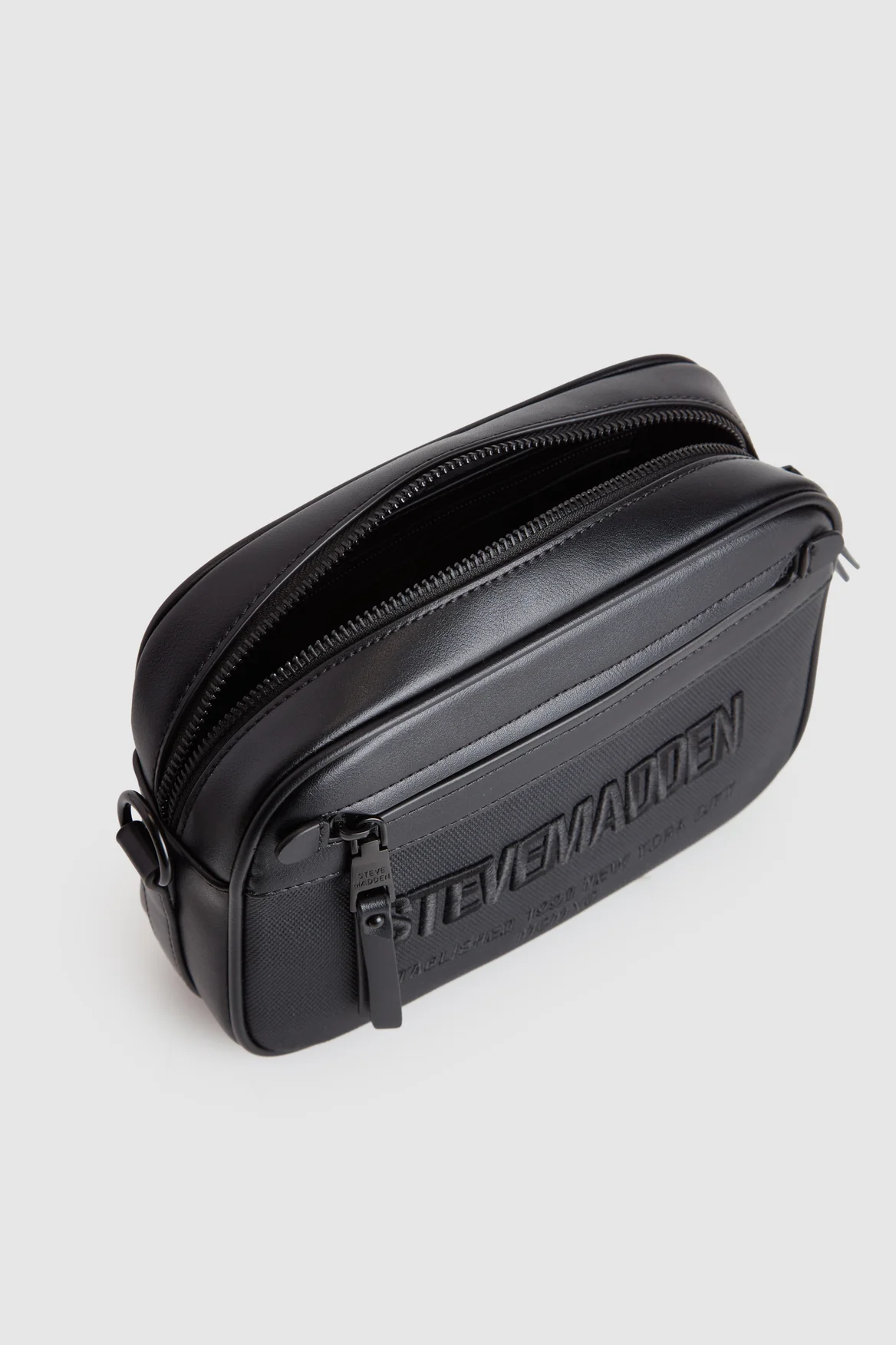 1528-aize-camera-crossbody-bag-5.webp Aize Camera Crossbody Bag