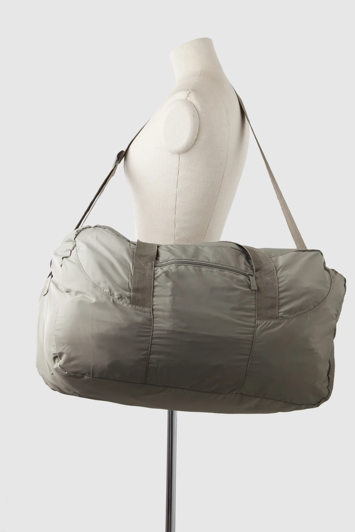 1556-fold-up-travel-duffle-bag-5.webp Fold Up Travel Duffle Bag