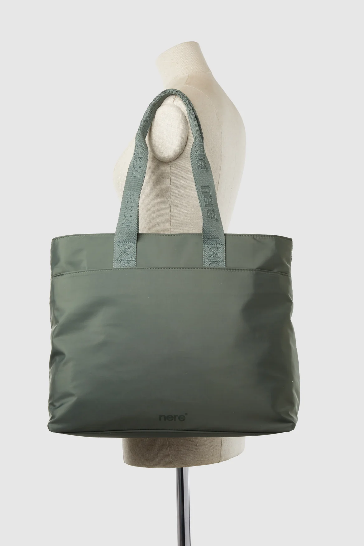 1573-seeker-travel-tote-bag-4.webp Seeker Travel Tote Bag