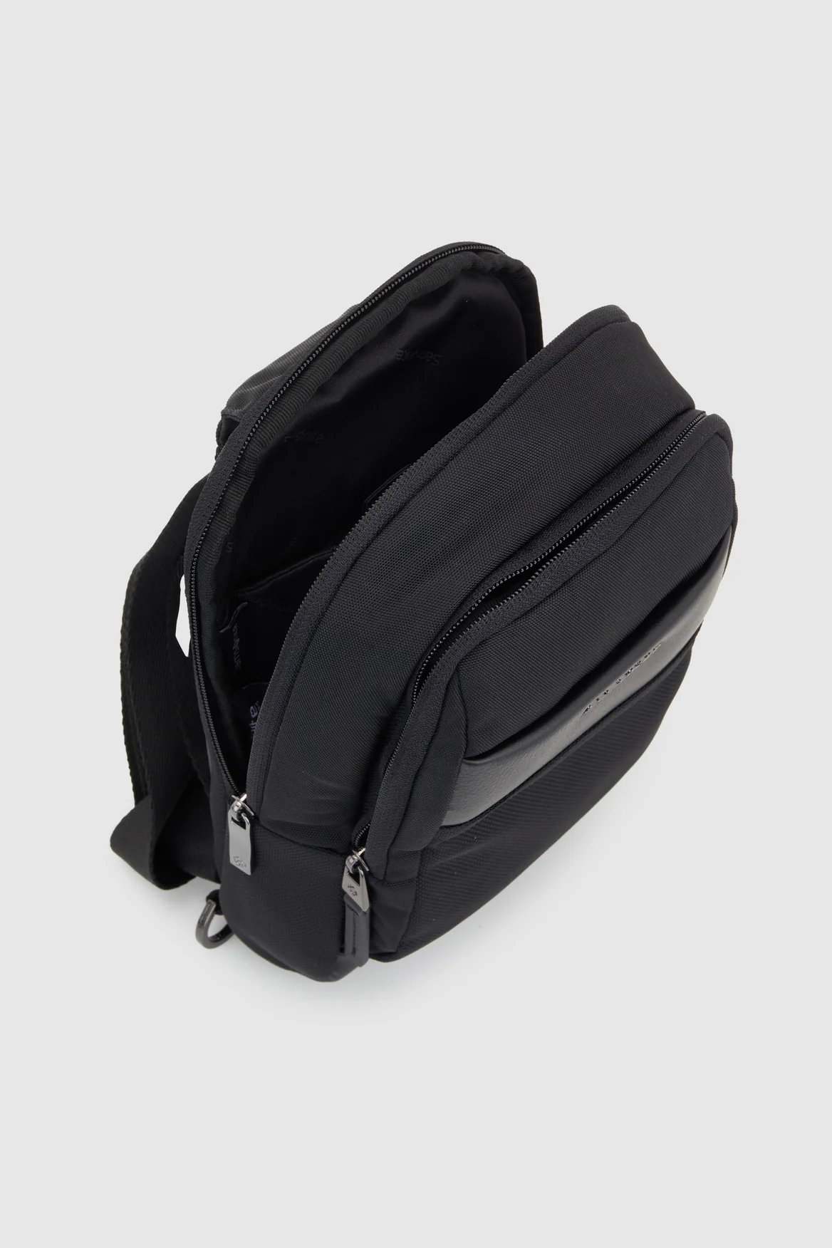1576-wilgena-sling-bag-3.webp Wilgena Sling Bag