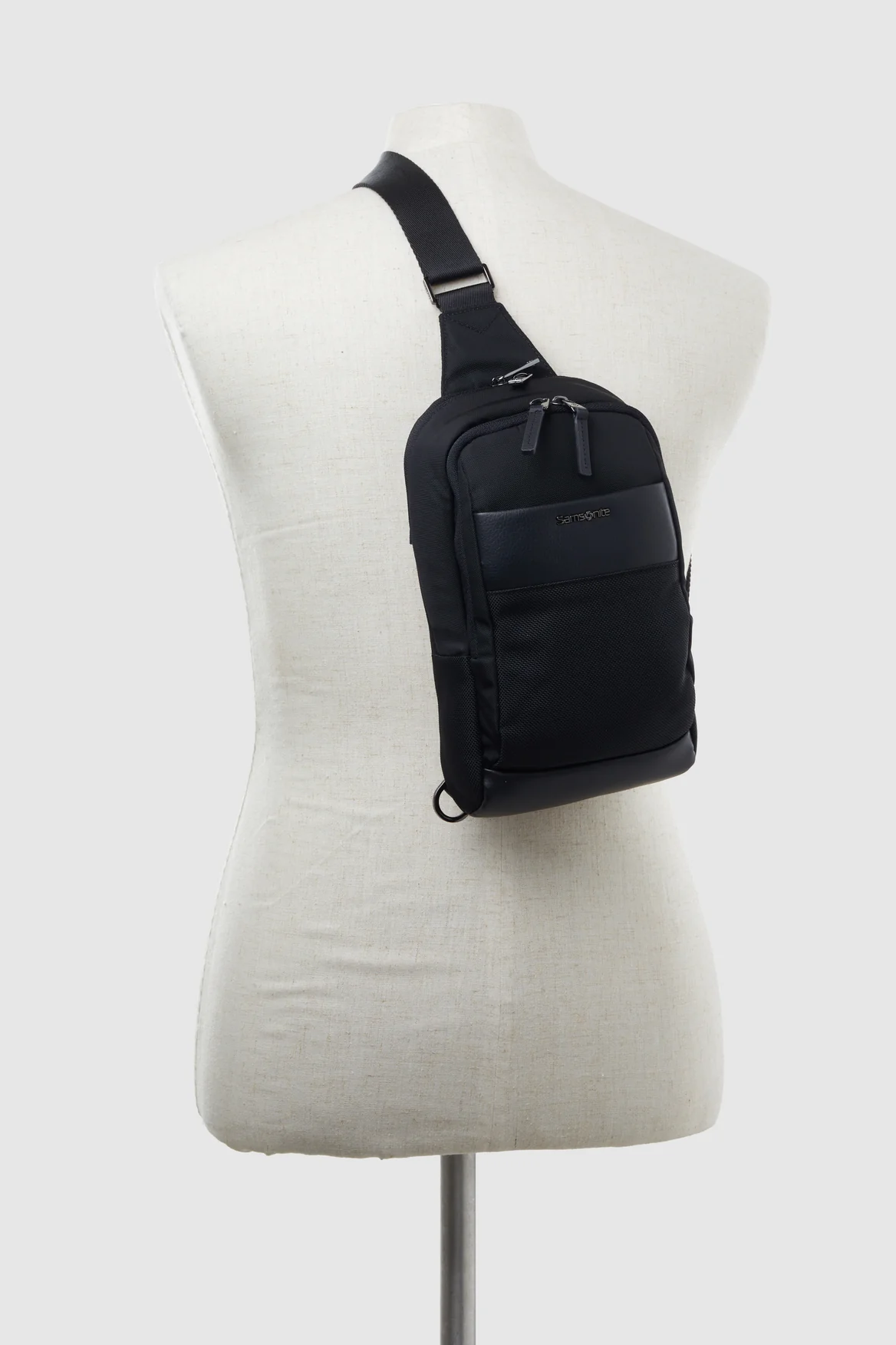 1576-wilgena-sling-bag-4.webp Wilgena Sling Bag