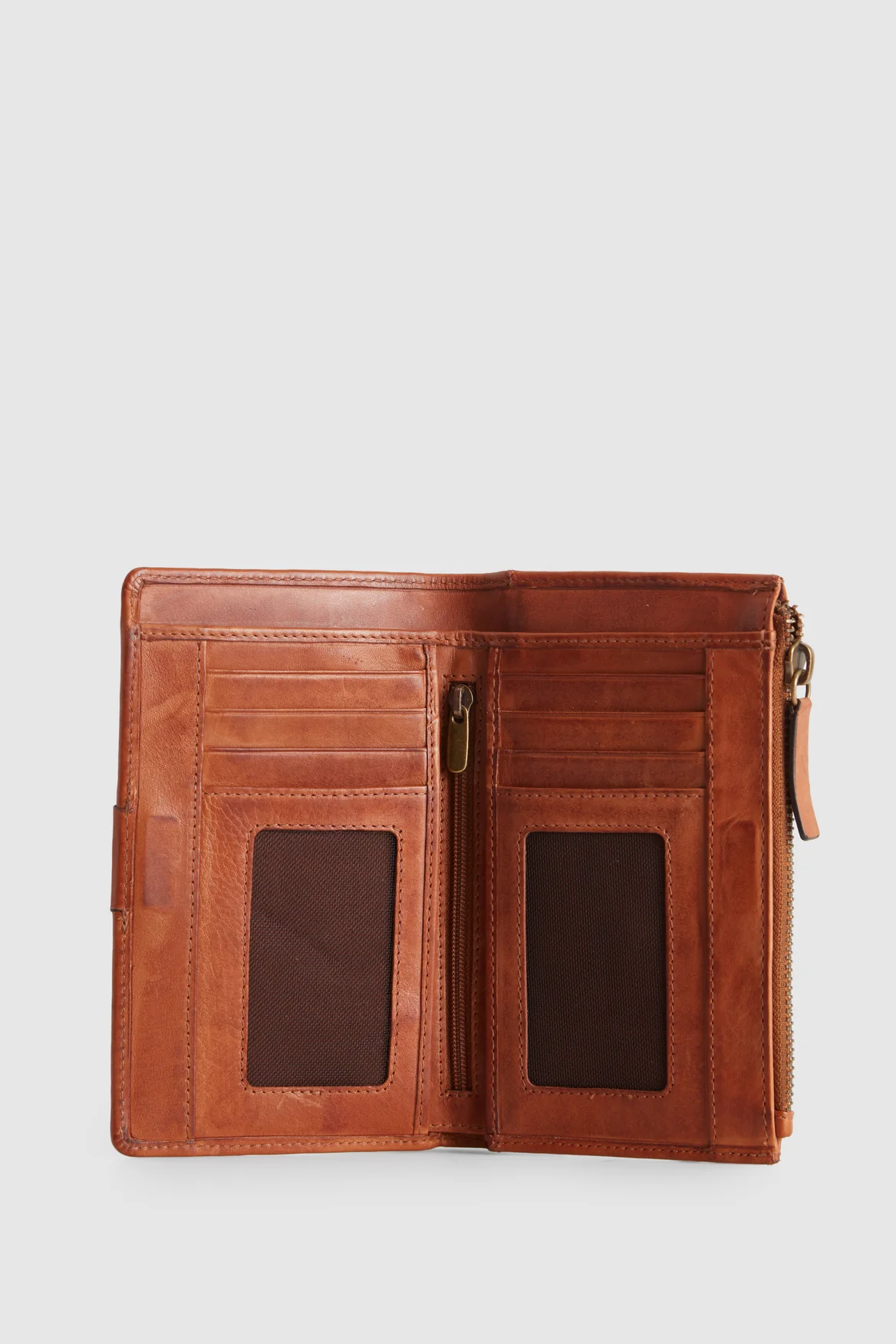 1641-ivy-leather-medium-wallet-3.webp Ivy Leather Medium Wallet