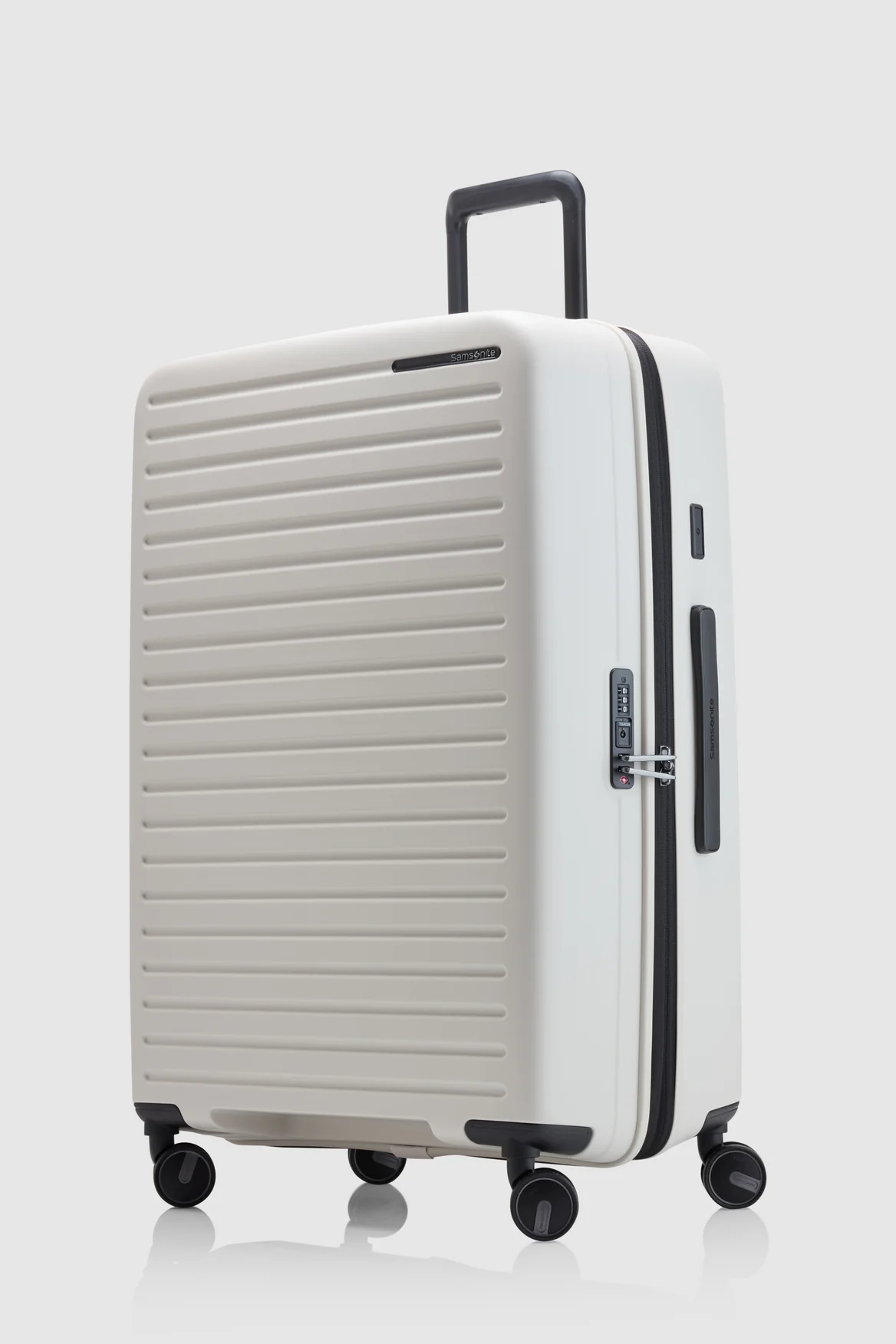 1672-restackd-75cm-suitcase-1.webp Restackd 75cm Suitcase